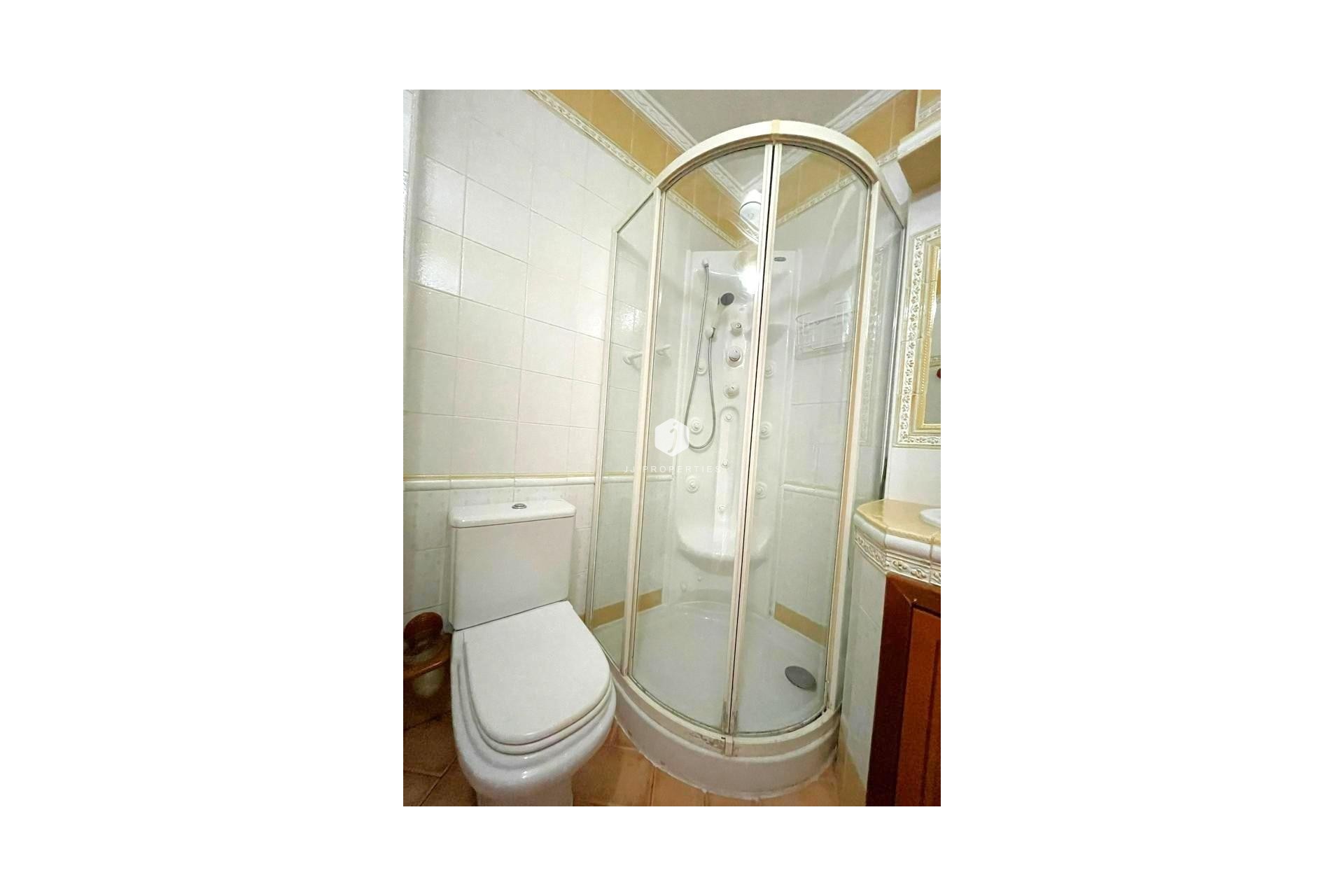 Tweedehands - Appartement / flat -
Torrevieja - Estacion de autobuses