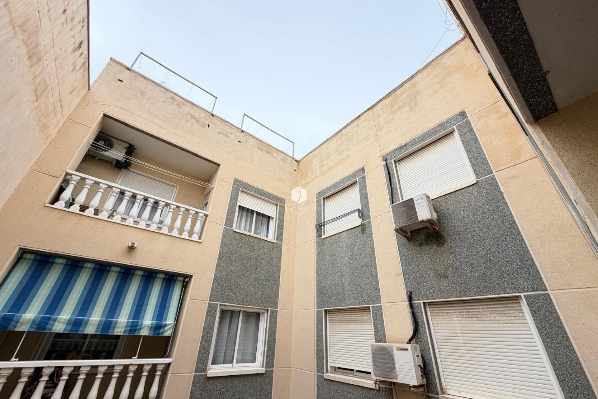 Tweedehands - Appartement / flat -
Torrevieja - Estacion de autobuses