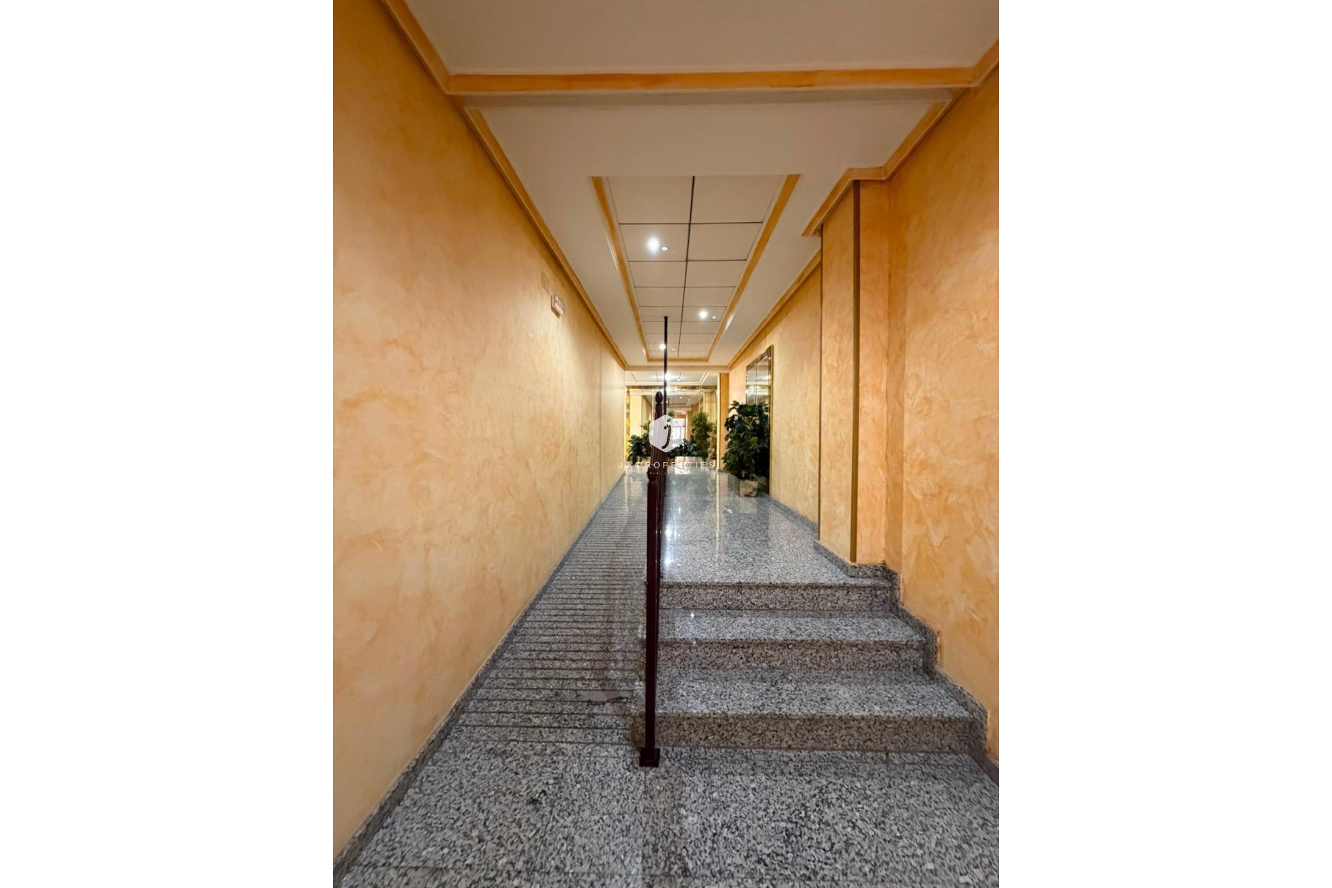 Tweedehands - Appartement / flat -
Torrevieja - Estacion de autobuses