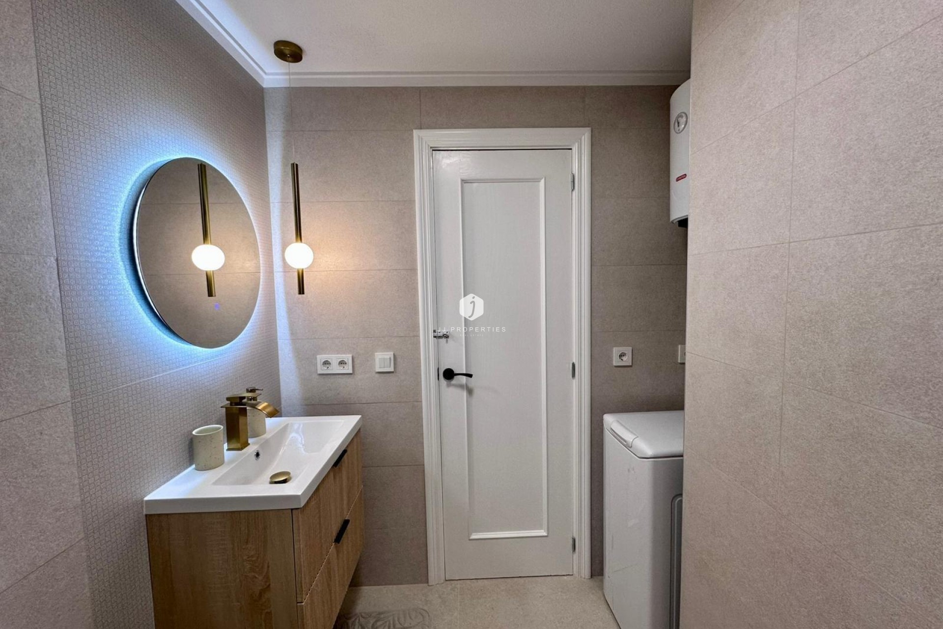 Tweedehands - Appartement / flat -
Torrevieja - Estacion de autobuses