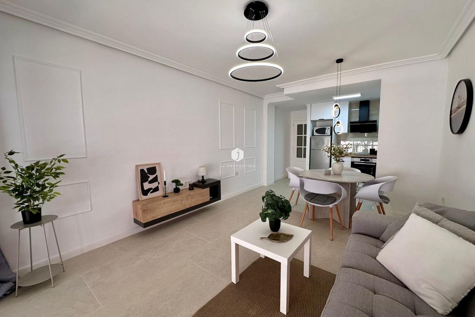 Tweedehands - Appartement / flat -
Torrevieja - Estacion de autobuses