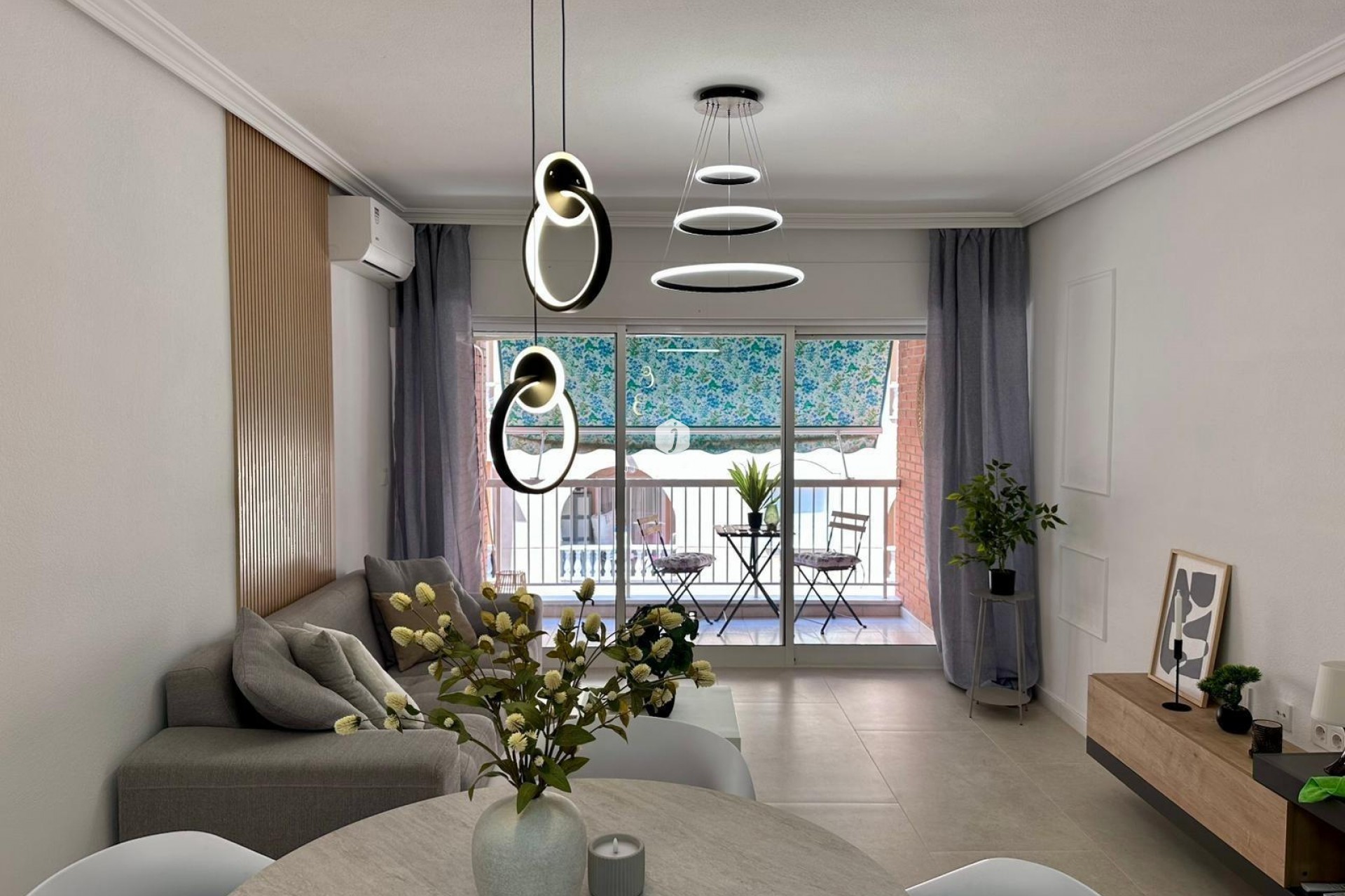 Tweedehands - Appartement / flat -
Torrevieja - Estacion de autobuses