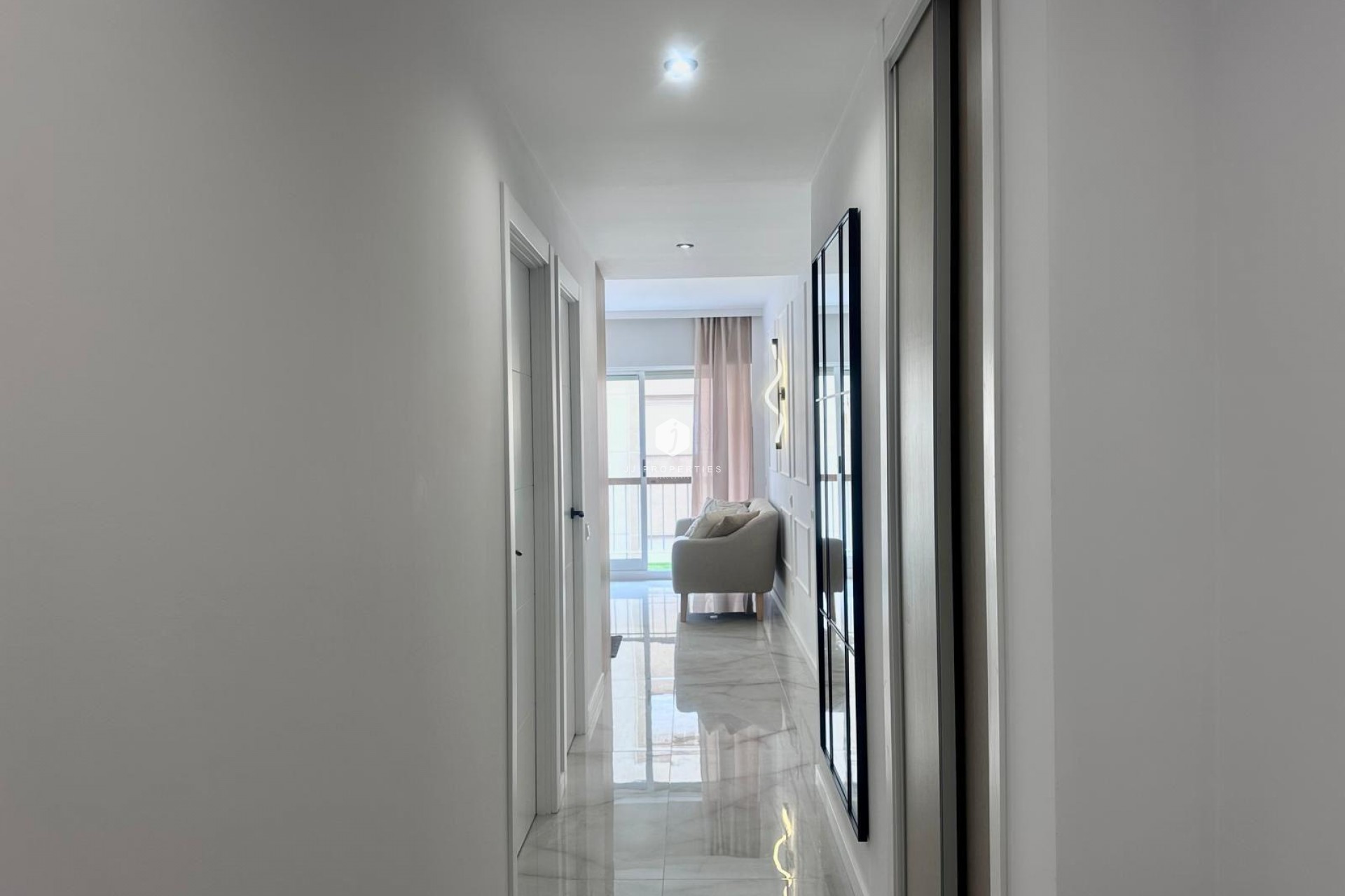 Tweedehands - Appartement / flat -
Torrevieja - Estacion de autobuses