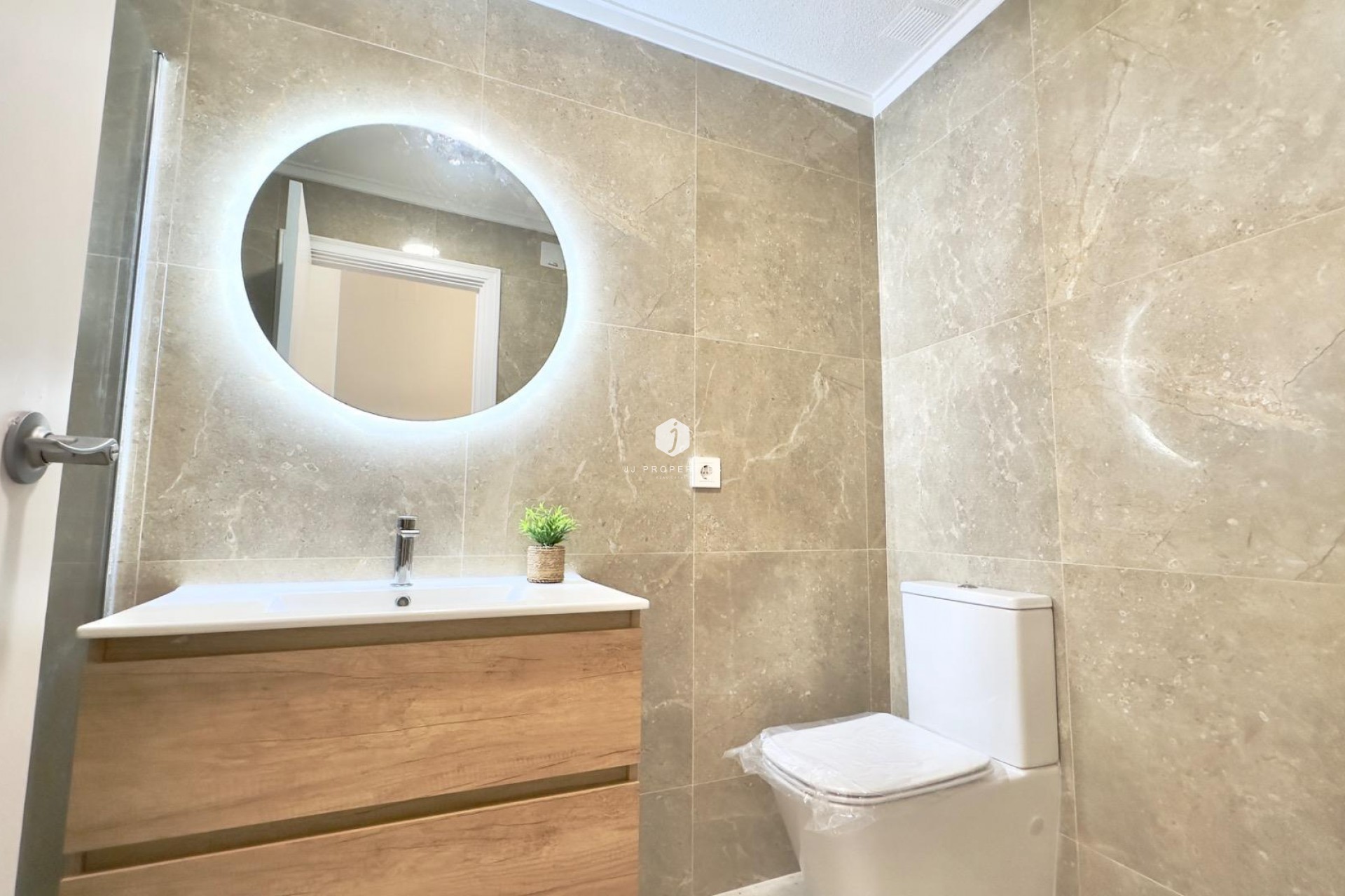 Tweedehands - Appartement / flat -
Torrevieja - Estacion de autobuses