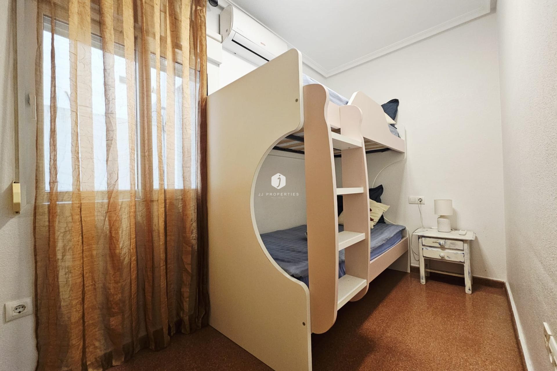 Tweedehands - Appartement / flat -
Torrevieja - Estacion de autobuses