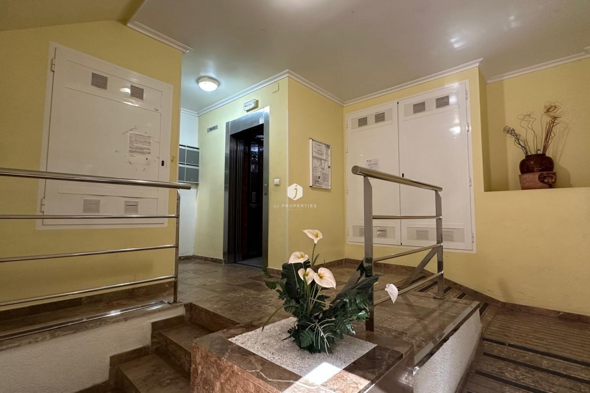 Tweedehands - Appartement / flat -
Torrevieja - Estacion de autobuses