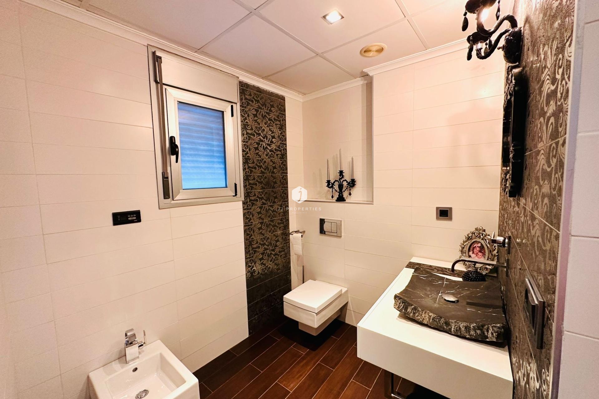 Tweedehands - Appartement / flat -
Torrevieja - Estacion de autobuses