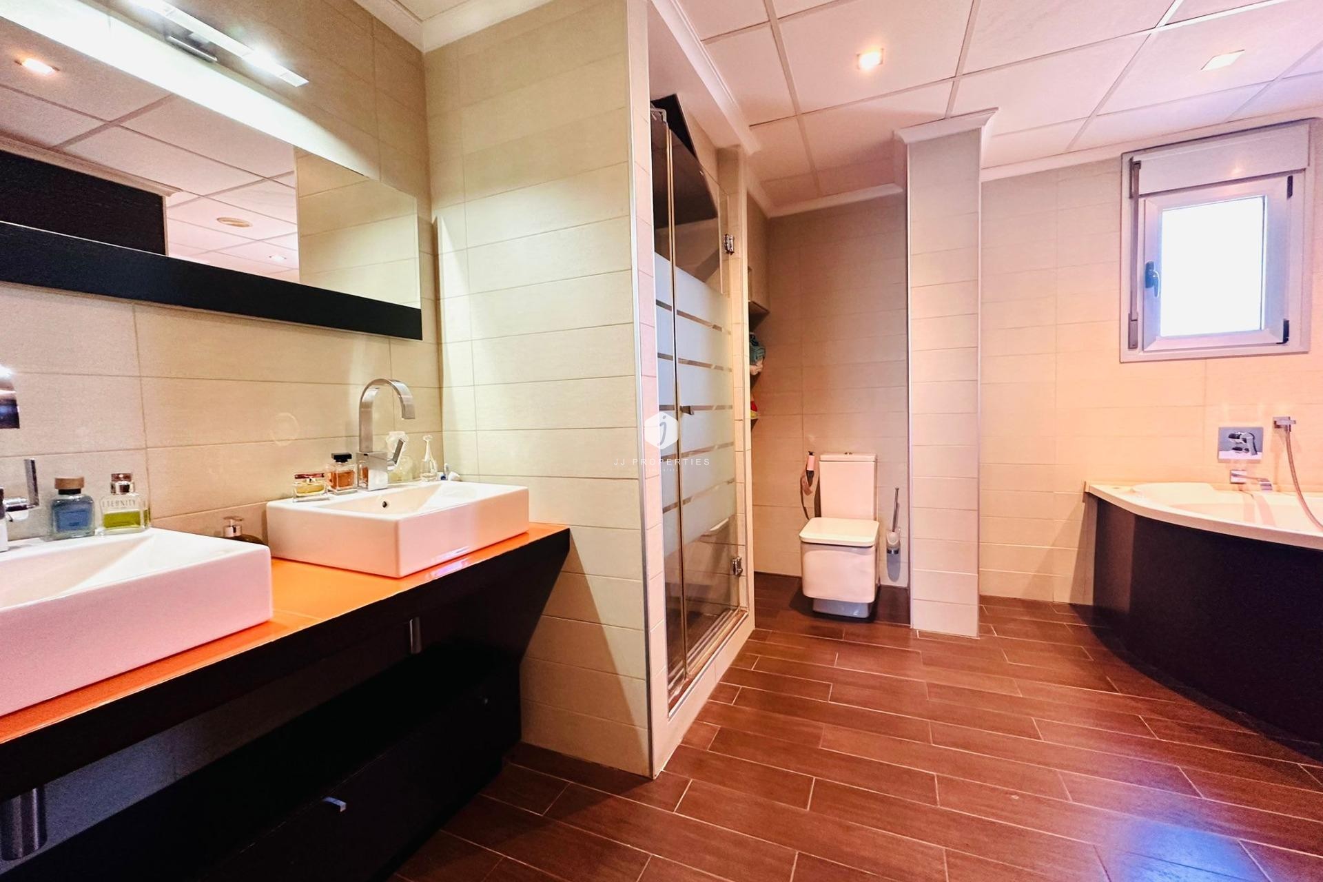 Tweedehands - Appartement / flat -
Torrevieja - Estacion de autobuses