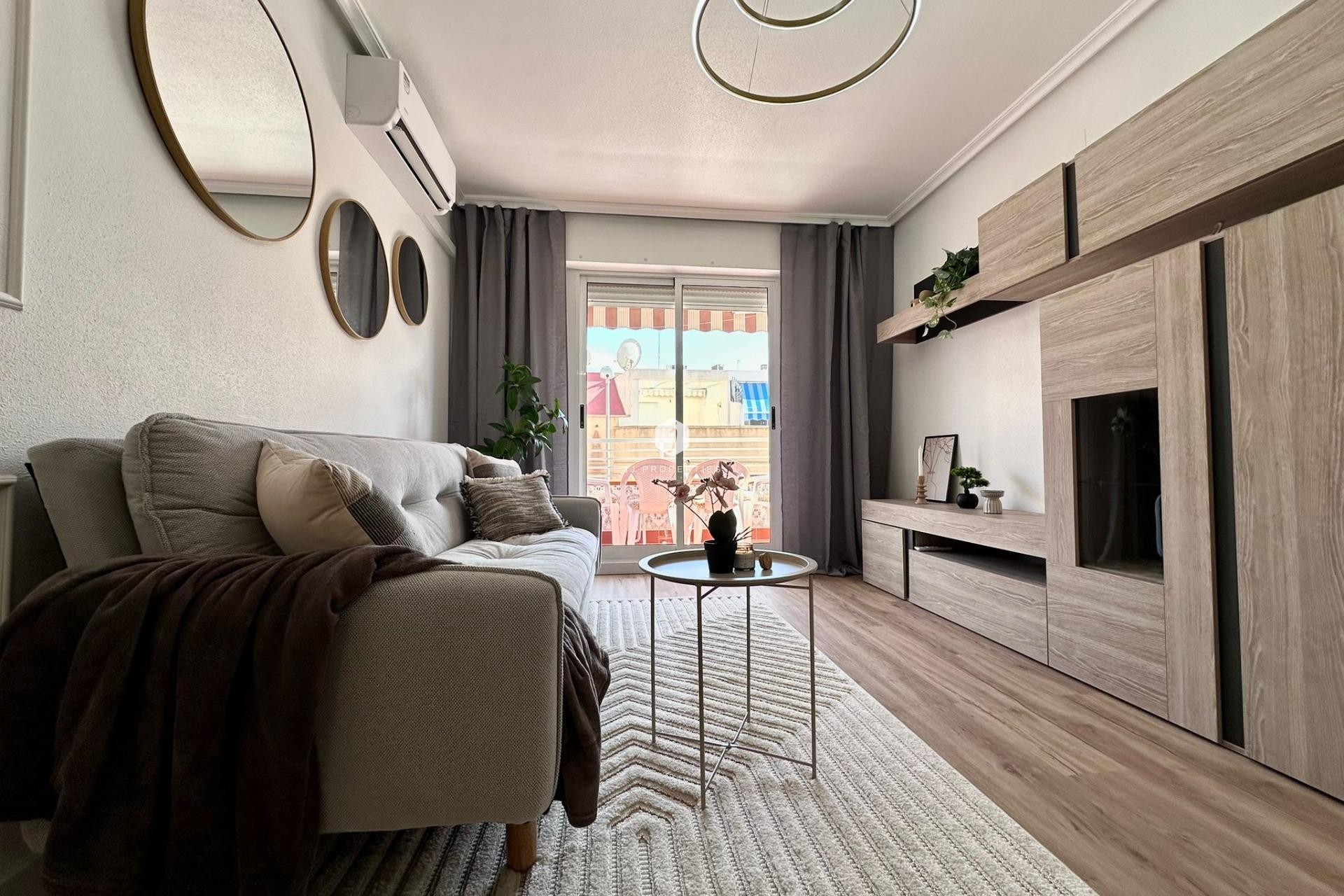 Tweedehands - Appartement / flat -
Torrevieja - Habaneras
