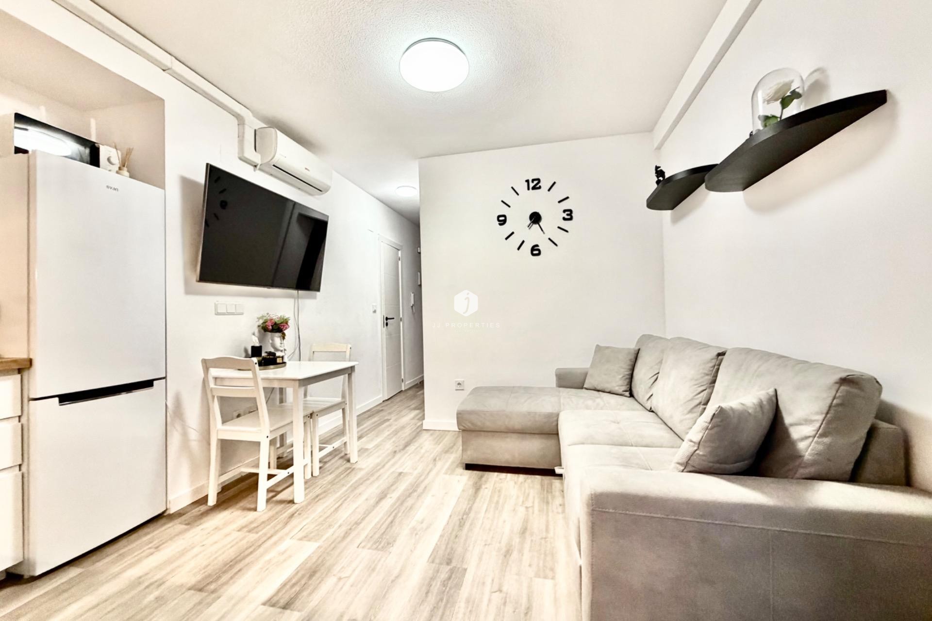 Tweedehands - Appartement / flat -
Torrevieja - La Mata Pueblo