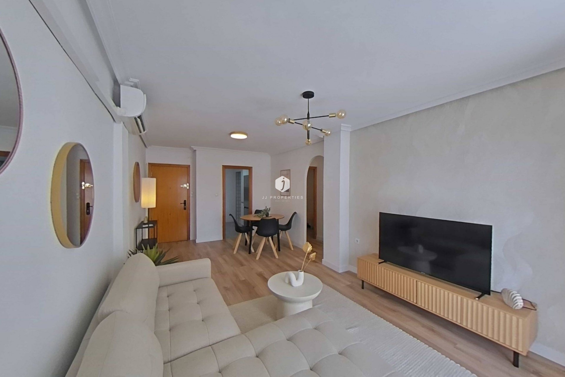 Tweedehands - Appartement / flat -
Torrevieja - La Mata Pueblo