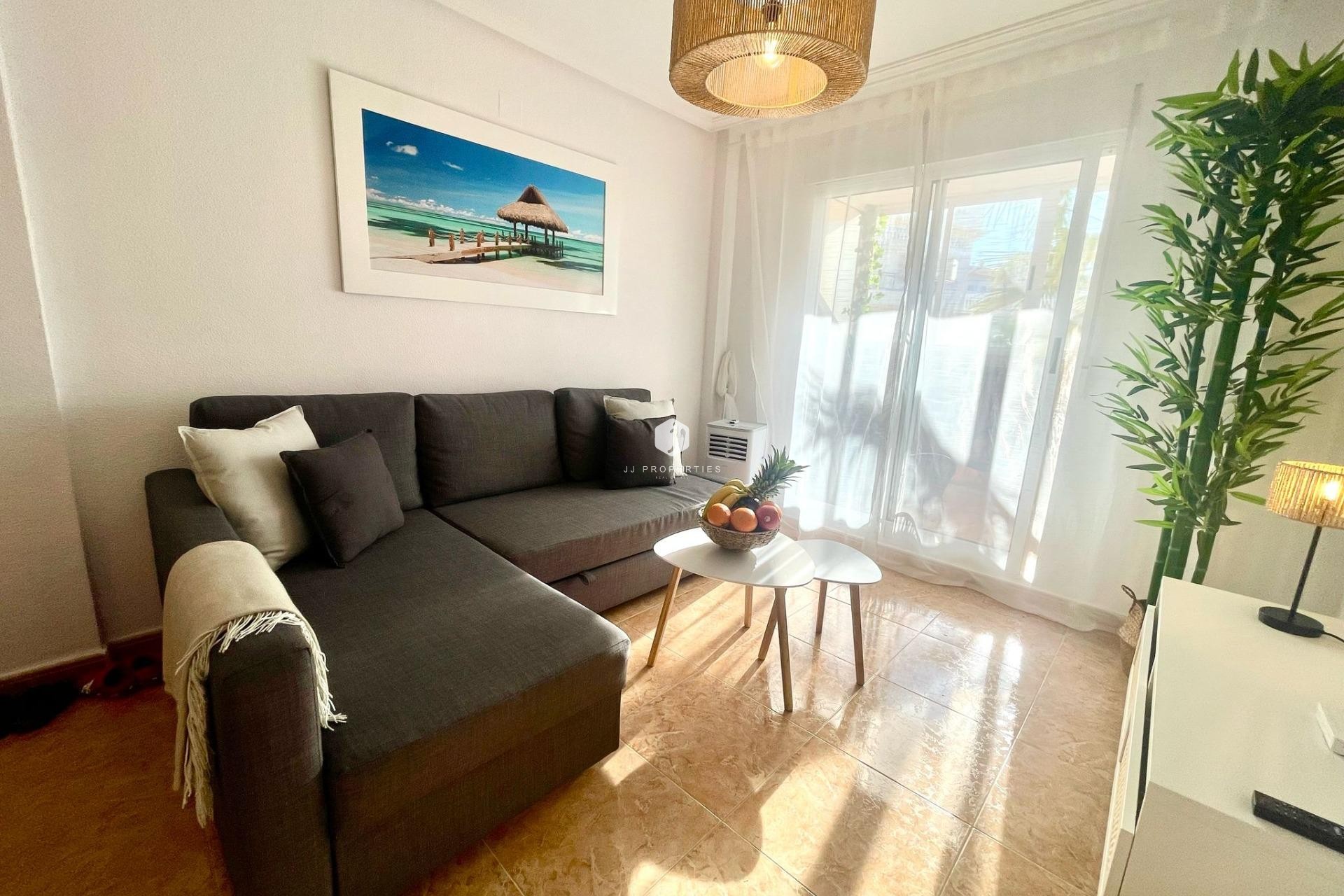 Tweedehands - Appartement / flat -
Torrevieja - La Mata