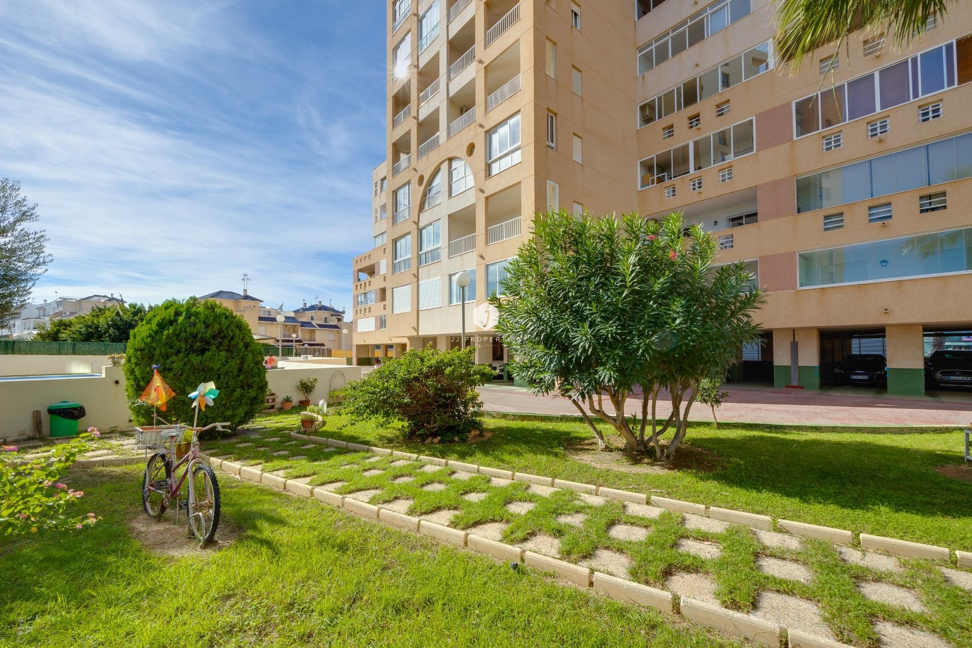 Tweedehands - Appartement / flat -
Torrevieja - La veleta