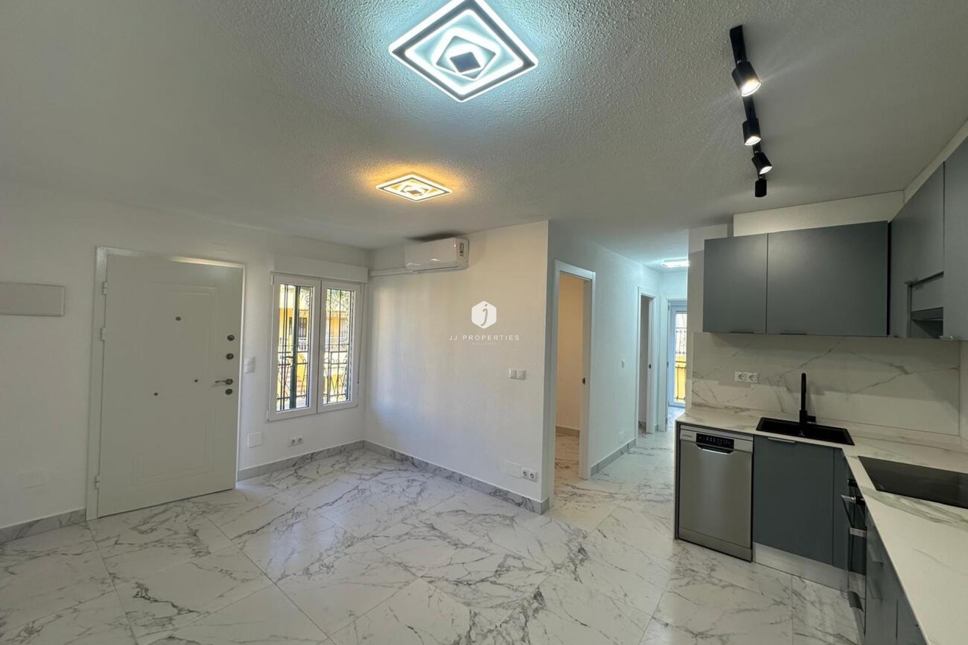 Tweedehands - Appartement / flat -
Torrevieja - La veleta