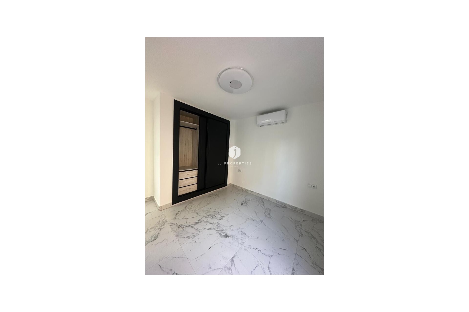 Tweedehands - Appartement / flat -
Torrevieja - La veleta