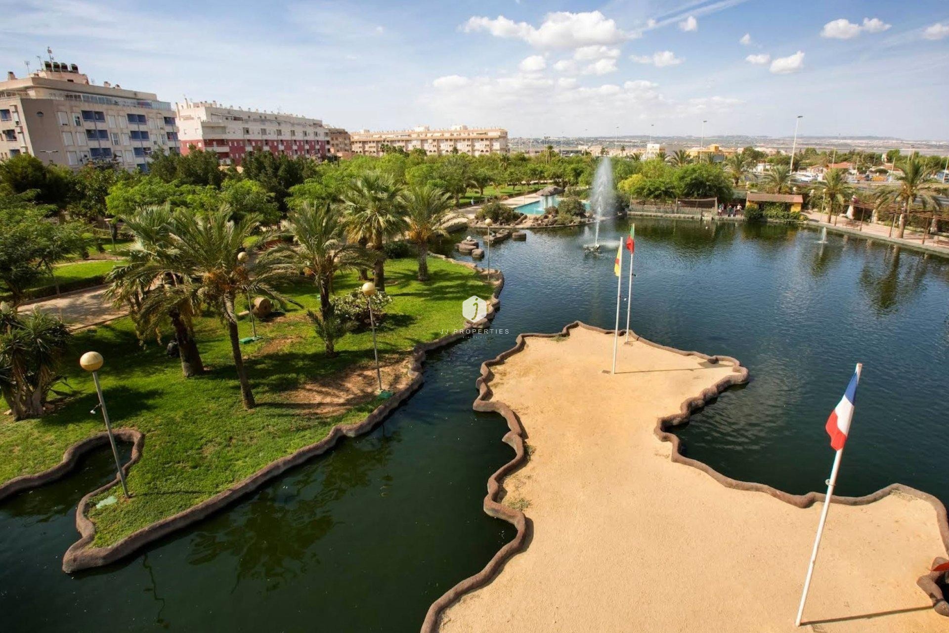 Tweedehands - Appartement / flat -
Torrevieja - PARQUE DE LAS NACIONES