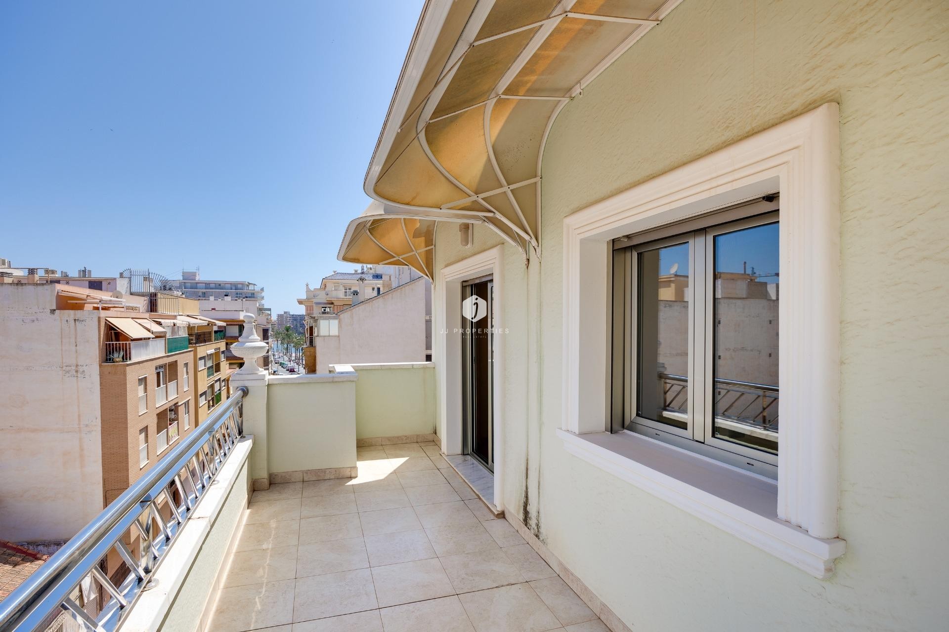 Tweedehands - Appartement / flat -
Torrevieja - Paseo maritimo