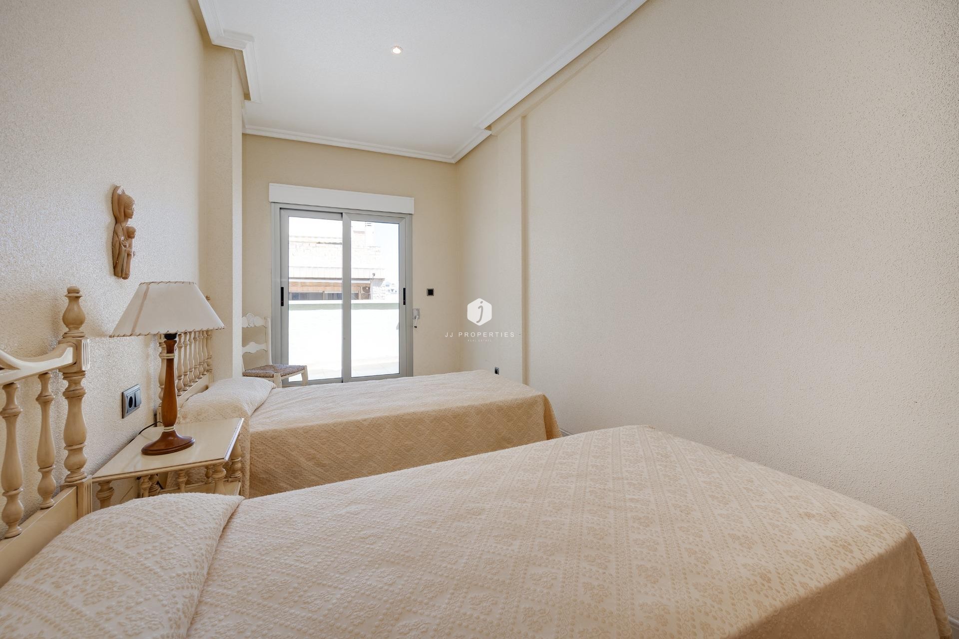 Tweedehands - Appartement / flat -
Torrevieja - Paseo maritimo