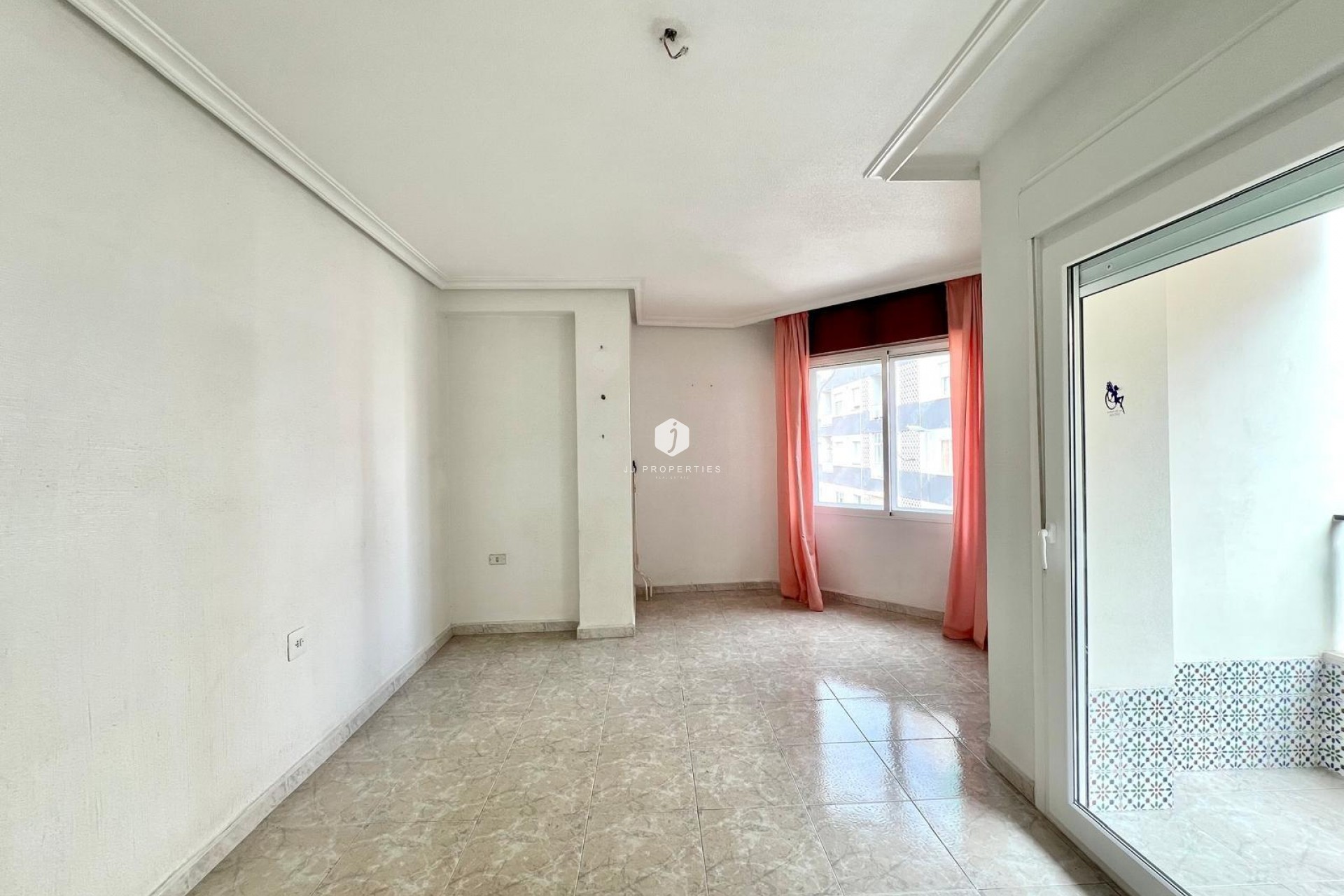 Tweedehands - Appartement / flat -
Torrevieja - Paseo maritimo