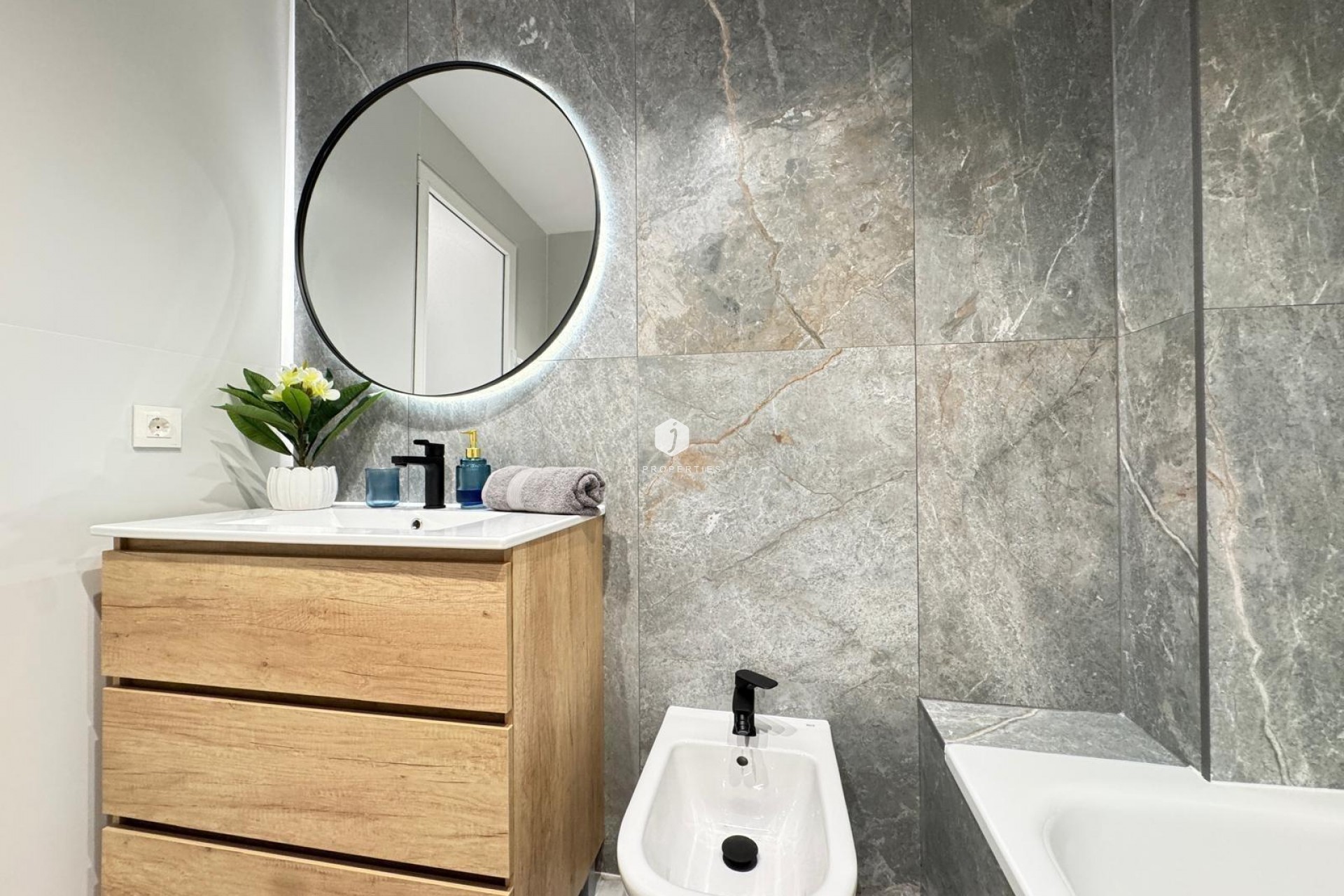 Tweedehands - Appartement / flat -
Torrevieja - Playa de los Locos