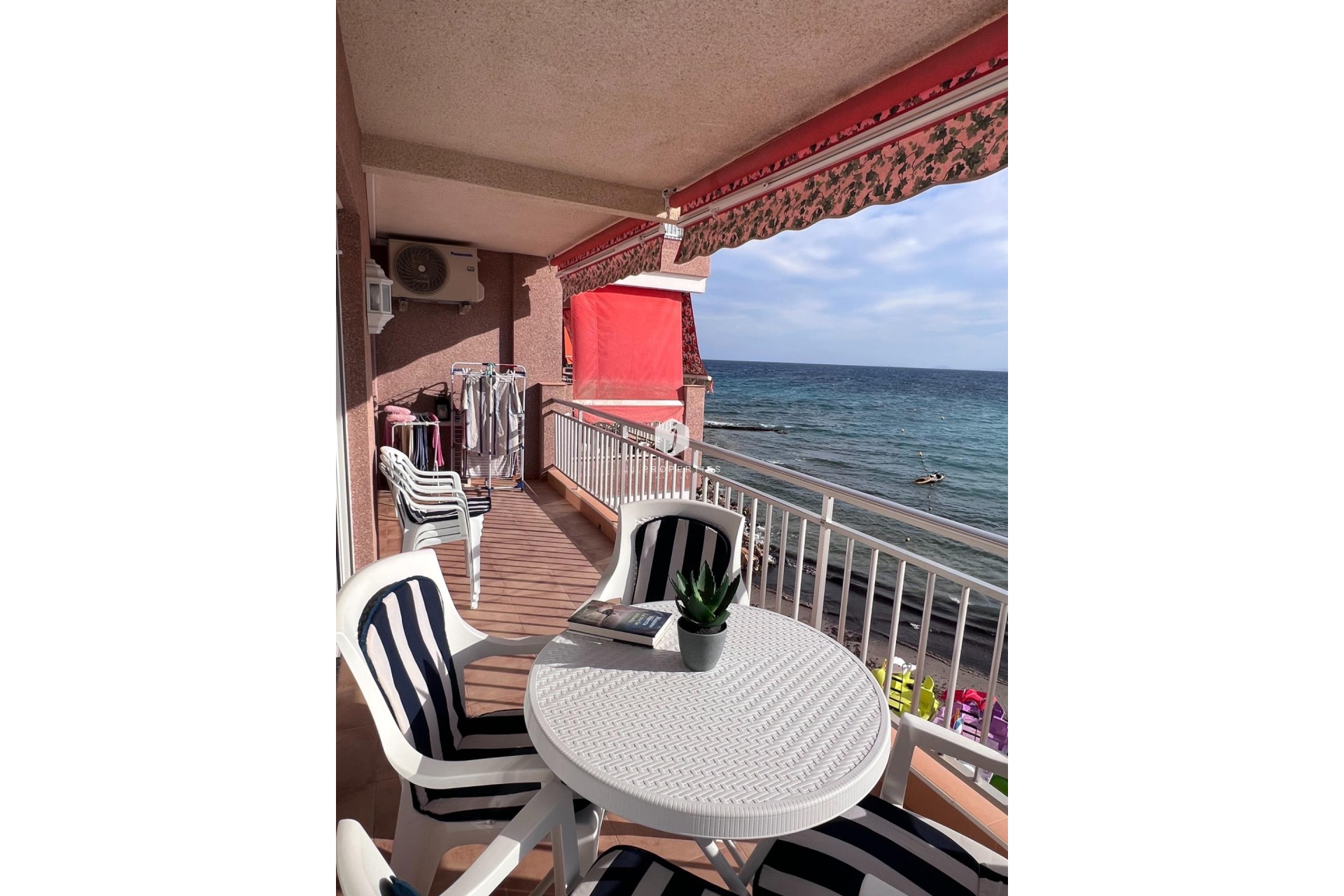 Tweedehands - Appartement / flat -
Torrevieja - Playa de los Locos