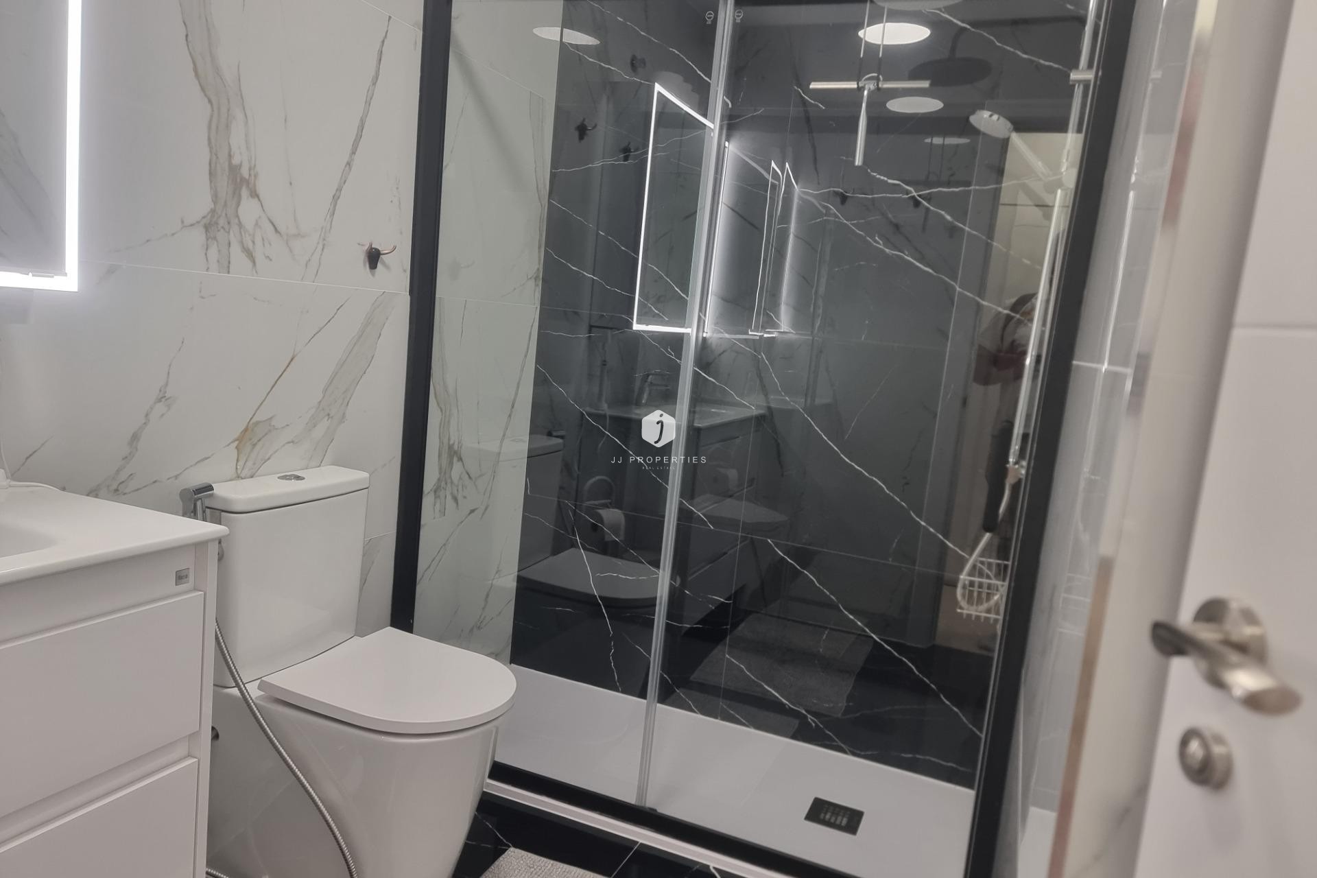Tweedehands - Appartement / flat -
Torrevieja - Playa de los Locos