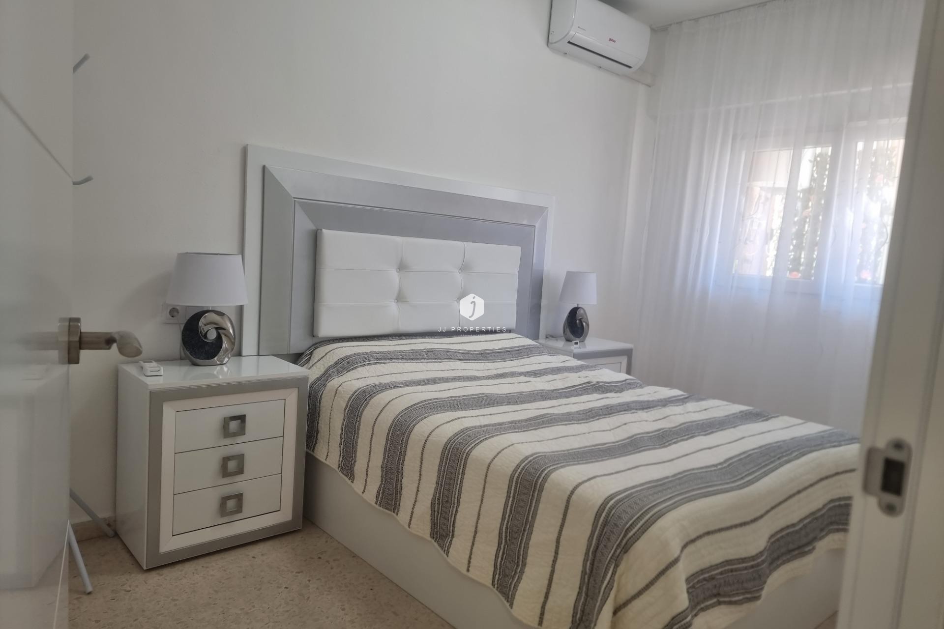 Tweedehands - Appartement / flat -
Torrevieja - Playa de los Locos