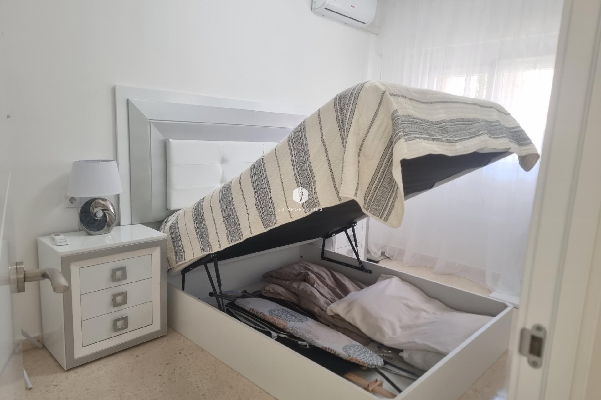 Tweedehands - Appartement / flat -
Torrevieja - Playa de los Locos