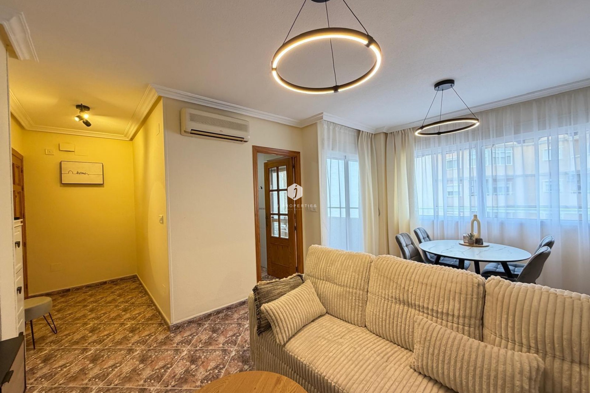 Tweedehands - Appartement / flat -
Torrevieja - Playa de los Locos