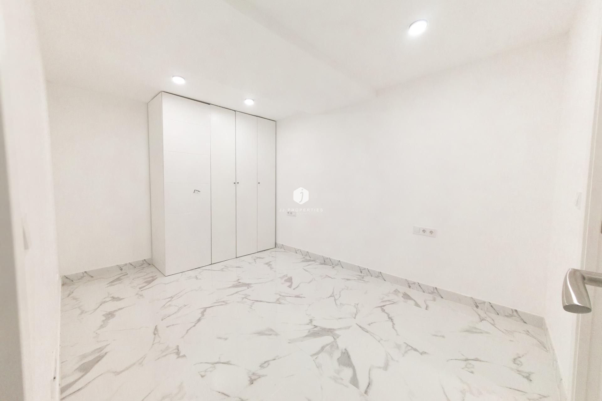 Tweedehands - Appartement / flat -
Torrevieja - Playa de los Naufragos