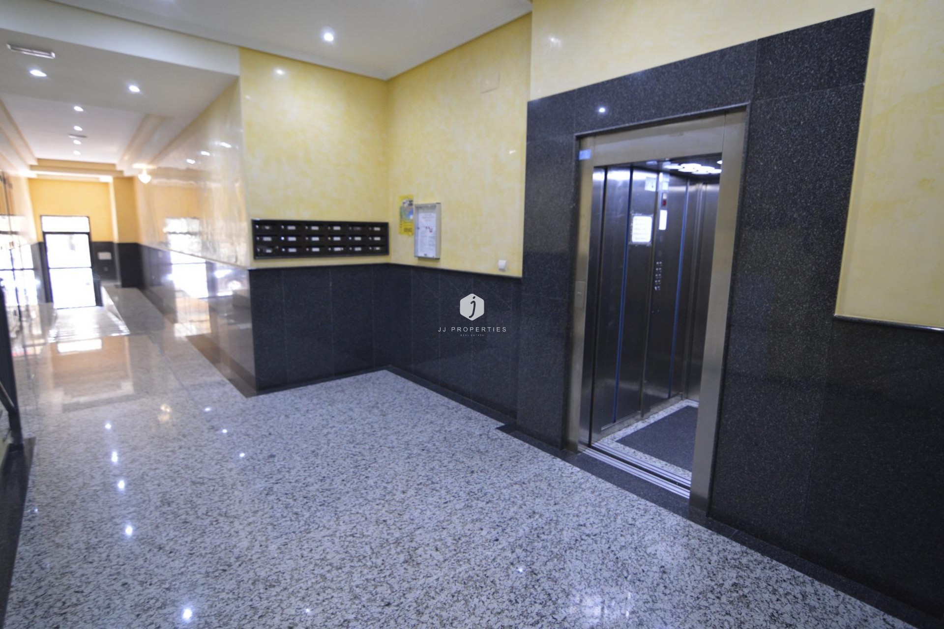 Tweedehands - Appartement / flat -
Torrevieja - Playa del Cura