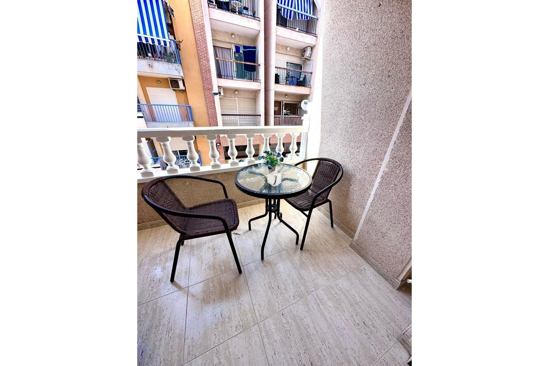 Tweedehands - Appartement / flat -
Torrevieja - Playa del Cura