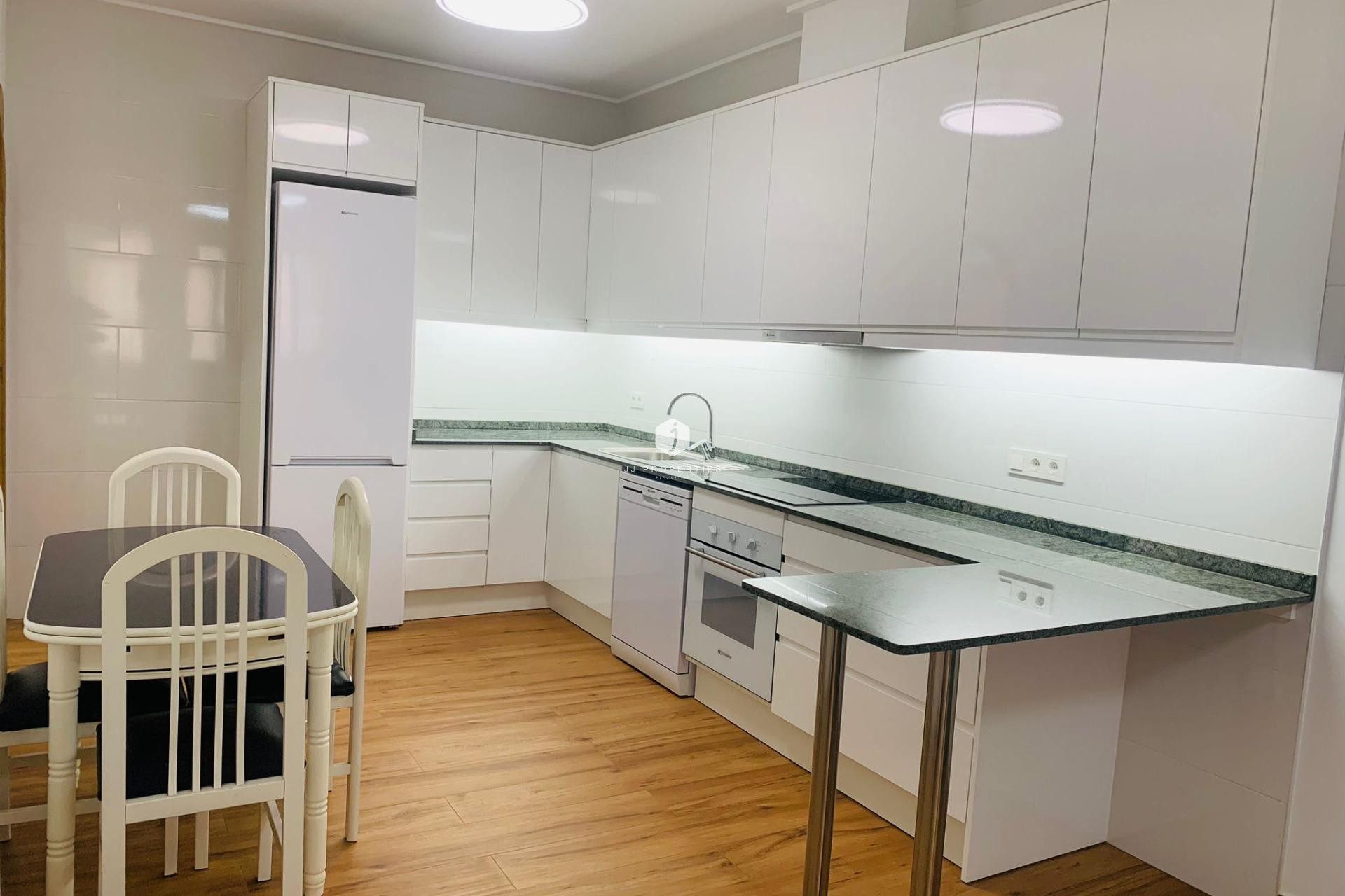 Tweedehands - Appartement / flat -
Torrevieja - Playa del Cura