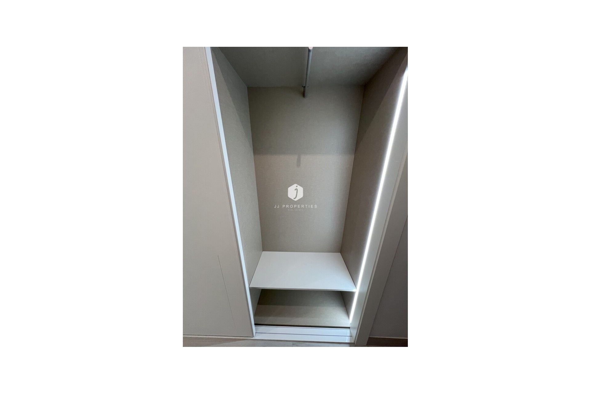 Tweedehands - Appartement / flat -
Torrevieja - Playa del Cura