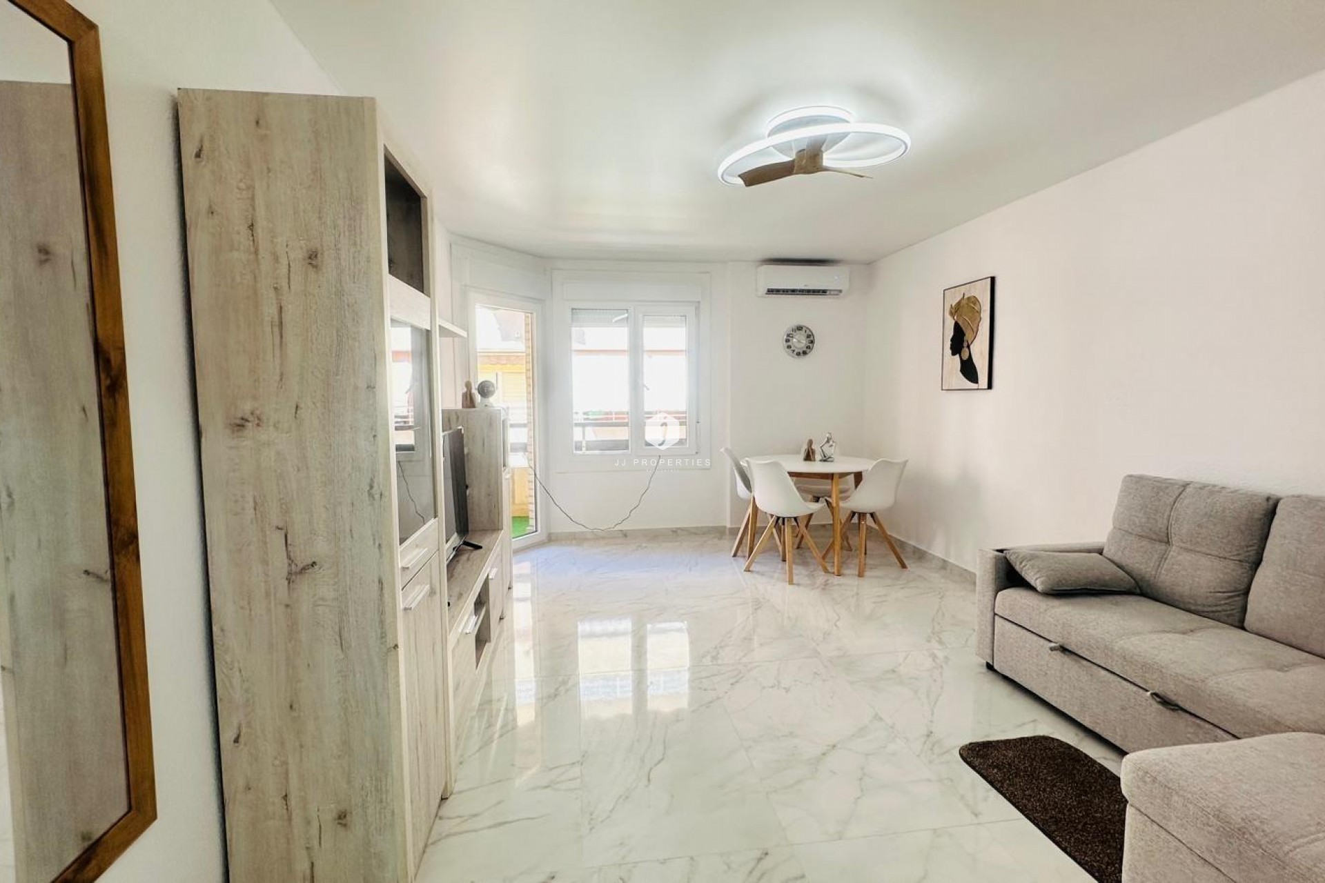 Tweedehands - Appartement / flat -
Torrevieja - Playa del Cura