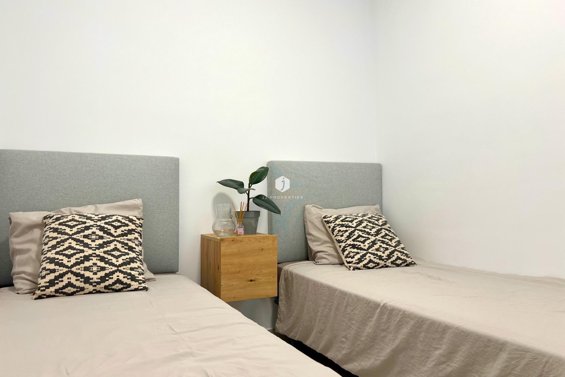 Tweedehands - Appartement / flat -
Torrevieja - Playa del Cura