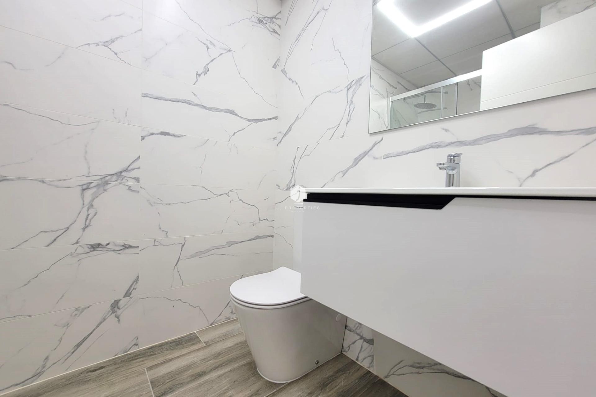 Tweedehands - Appartement / flat -
Torrevieja - Playa del Cura