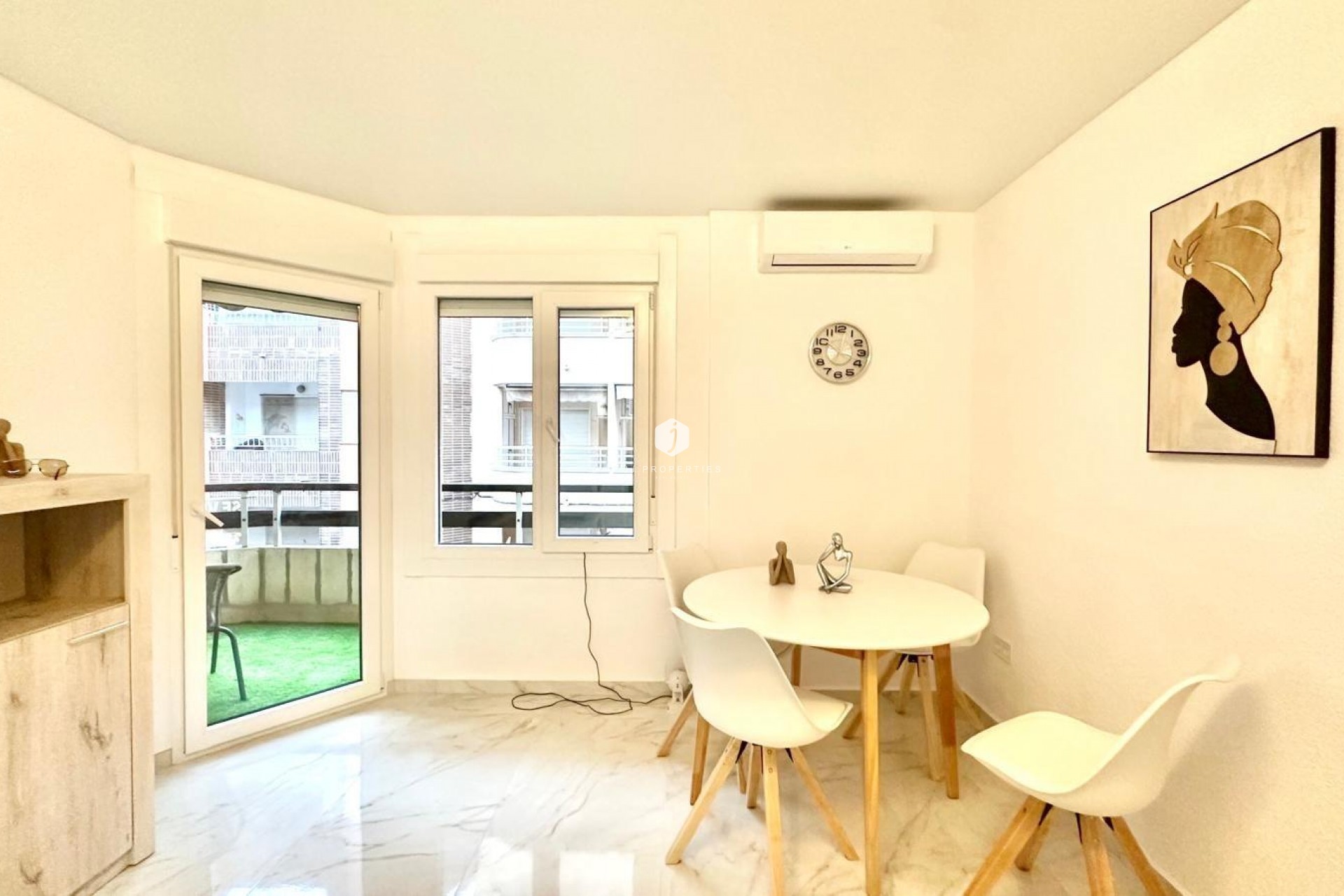 Tweedehands - Appartement / flat -
Torrevieja - Playa del Cura