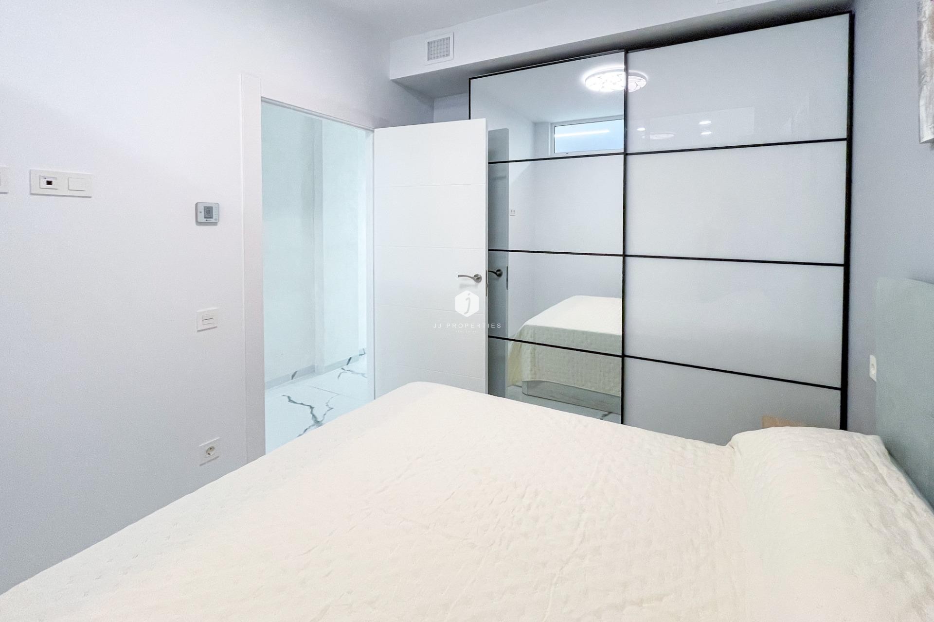 Tweedehands - Appartement / flat -
Torrevieja - Playa del Cura