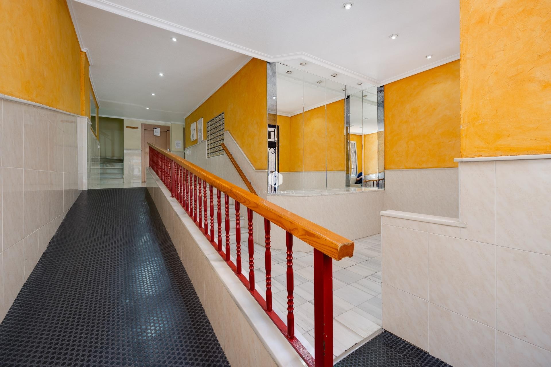 Tweedehands - Appartement / flat -
Torrevieja - Playa del Cura