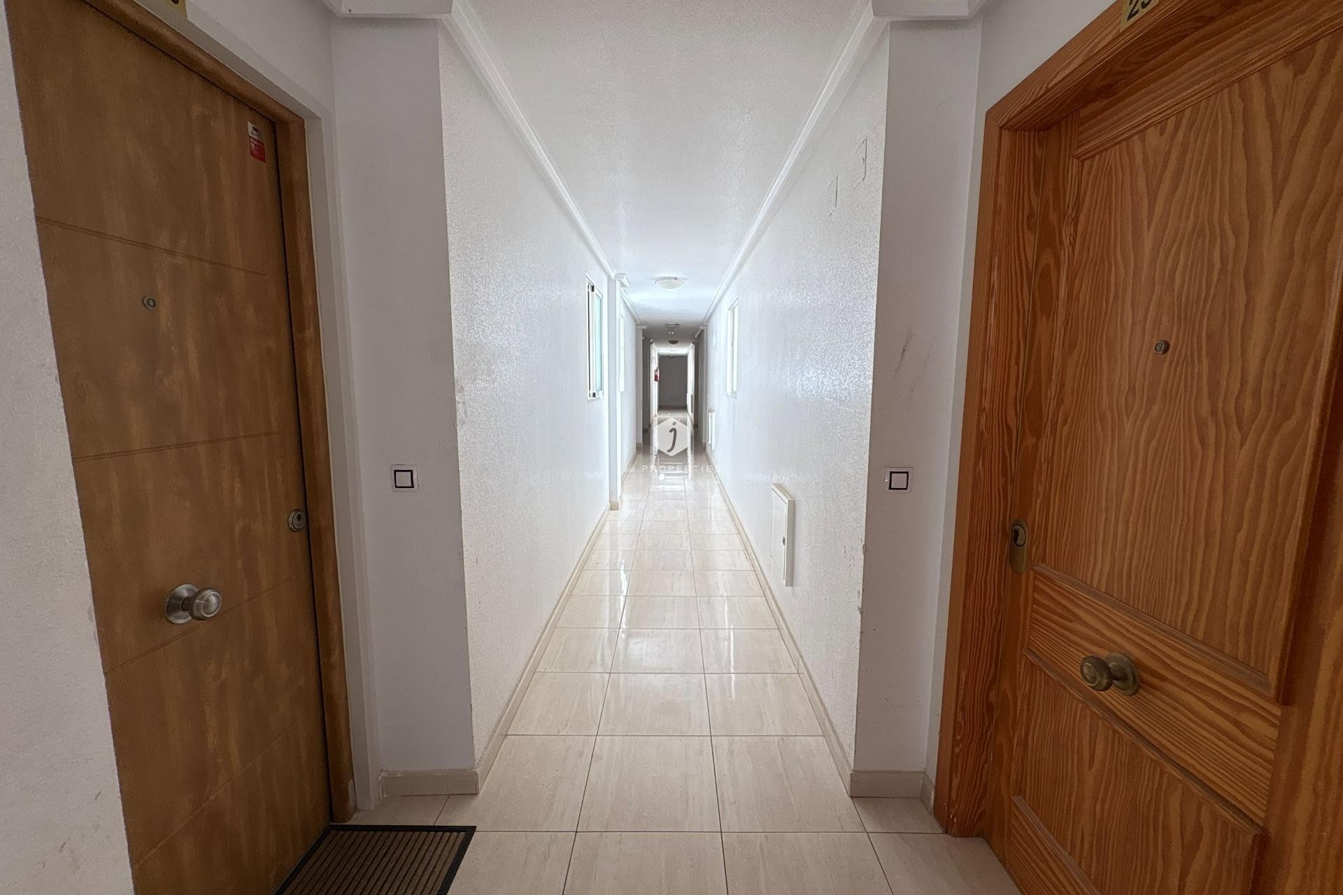 Tweedehands - Appartement / flat -
Torrevieja - Playa del Cura