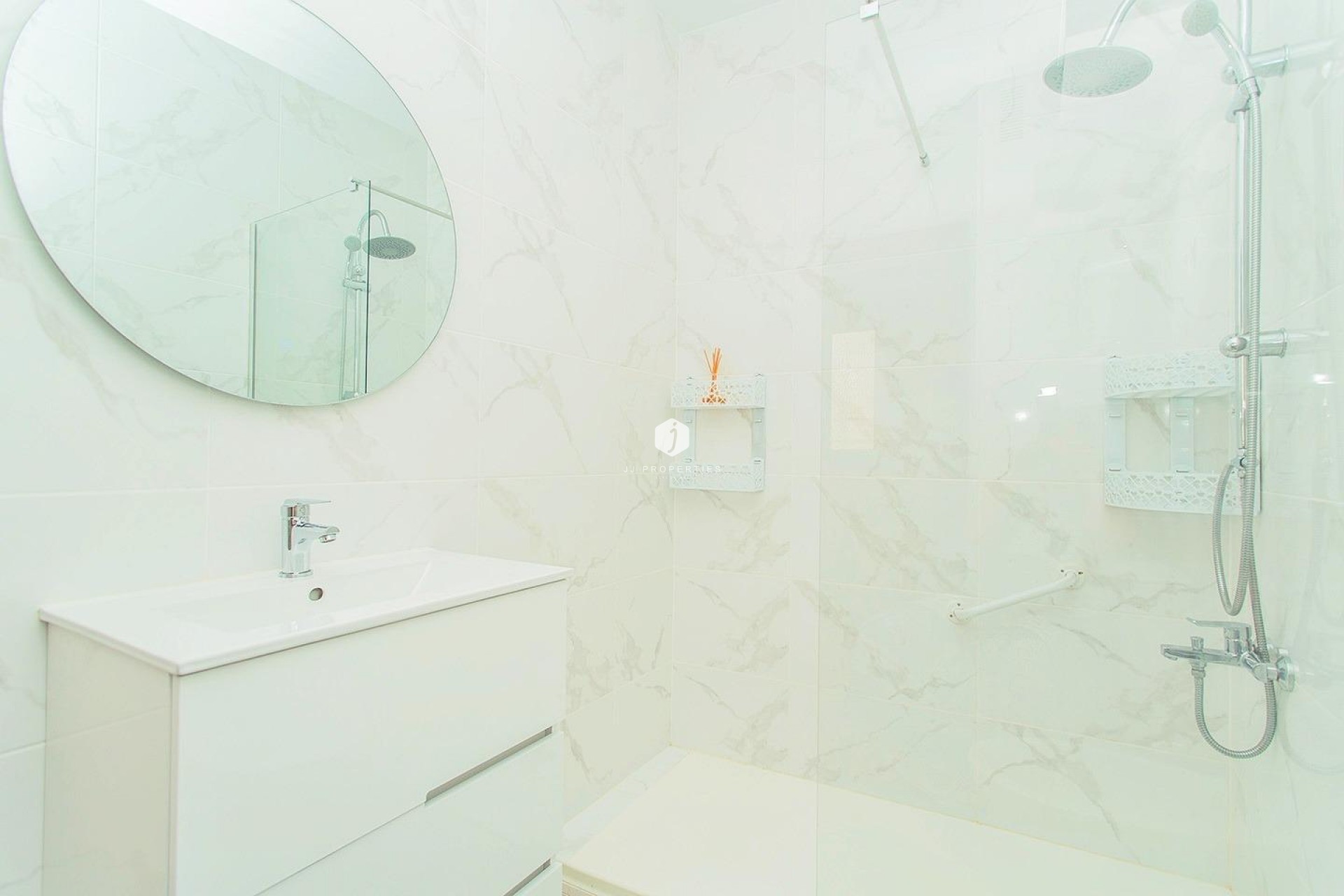 Tweedehands - Appartement / flat -
Torrevieja - Playa del Cura