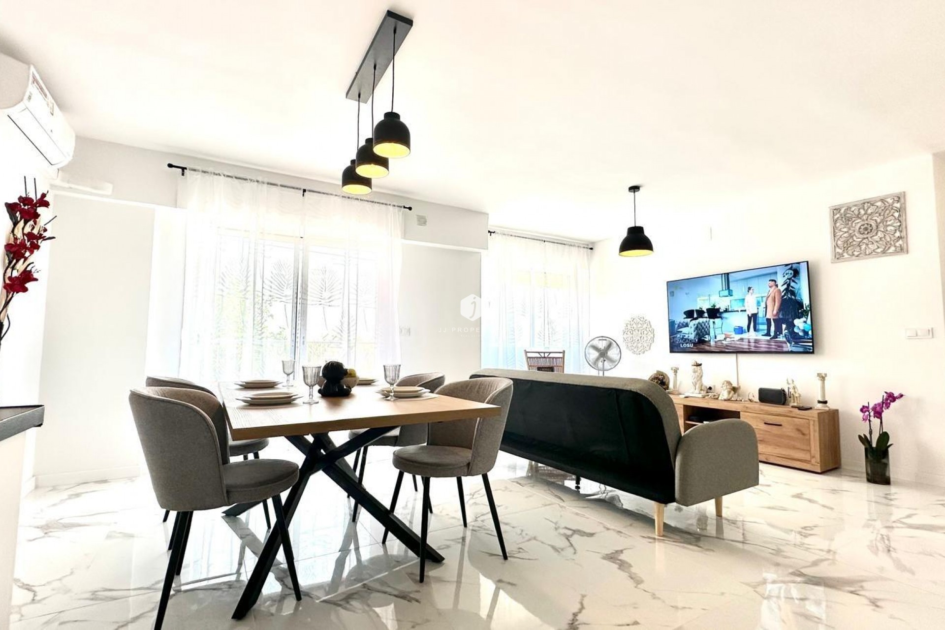 Tweedehands - Appartement / flat -
Torrevieja - Punta prima