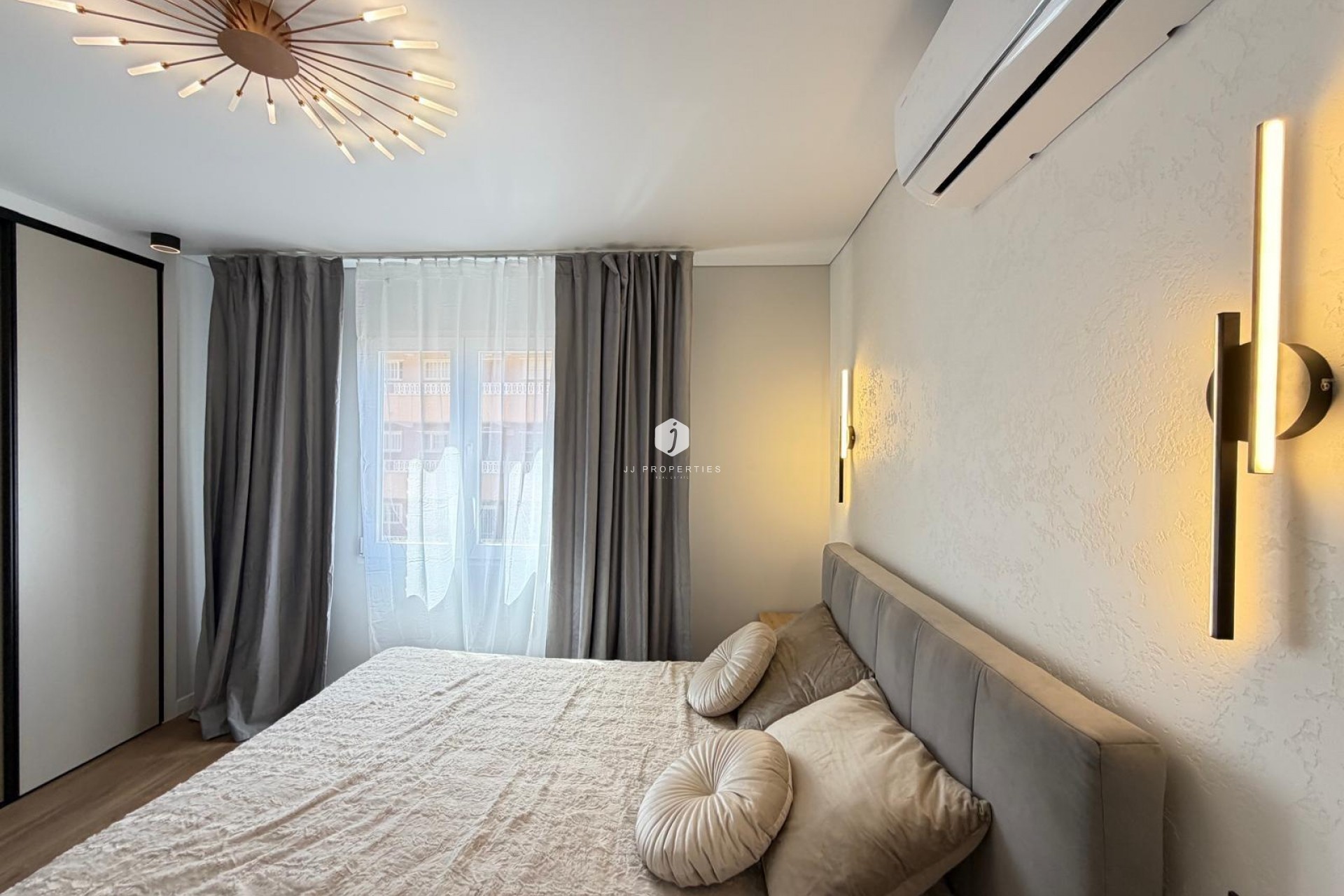 Tweedehands - Appartement / flat -
Torrevieja - Punta prima