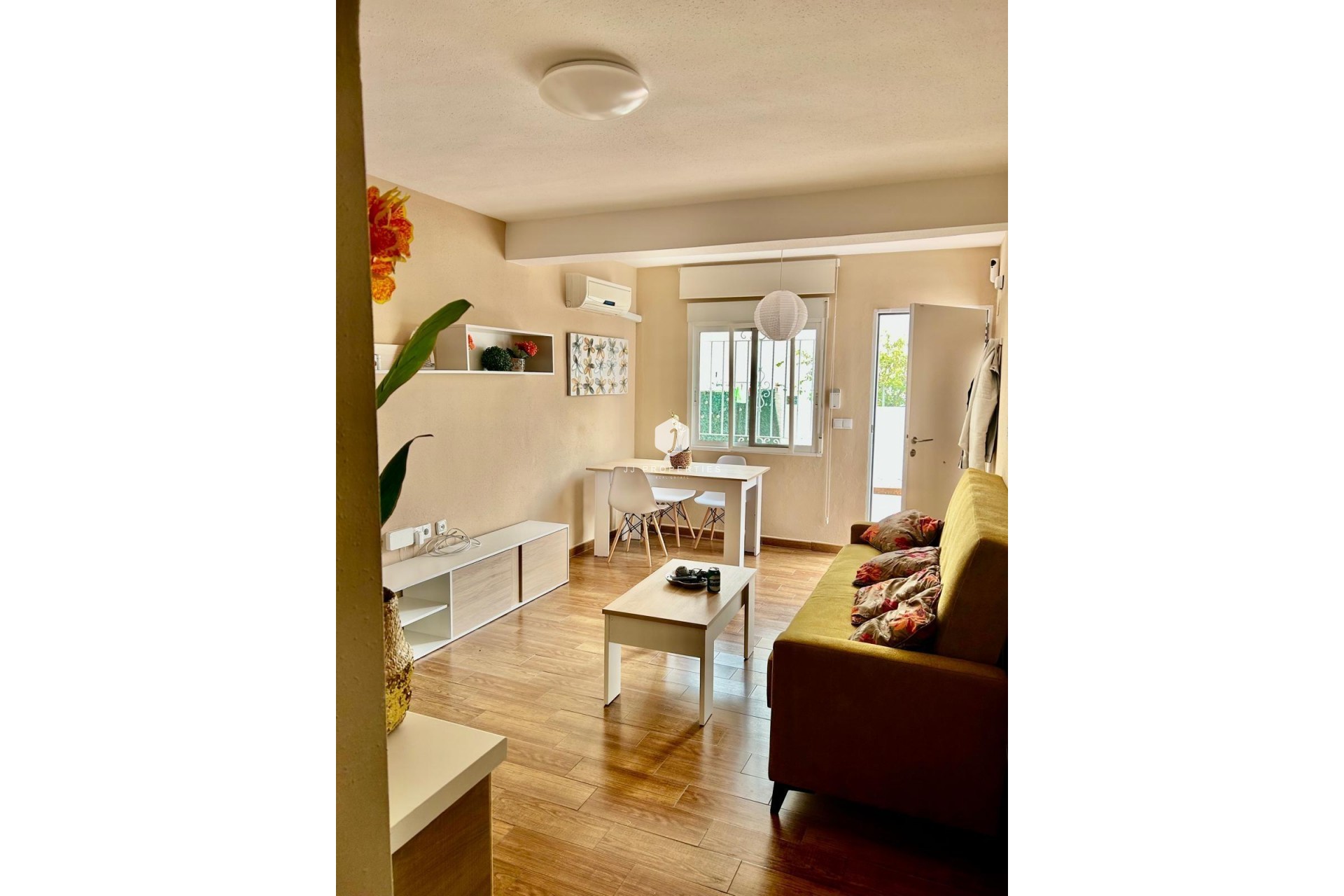 Tweedehands - Appartement / flat -
Torrevieja - Sector 25