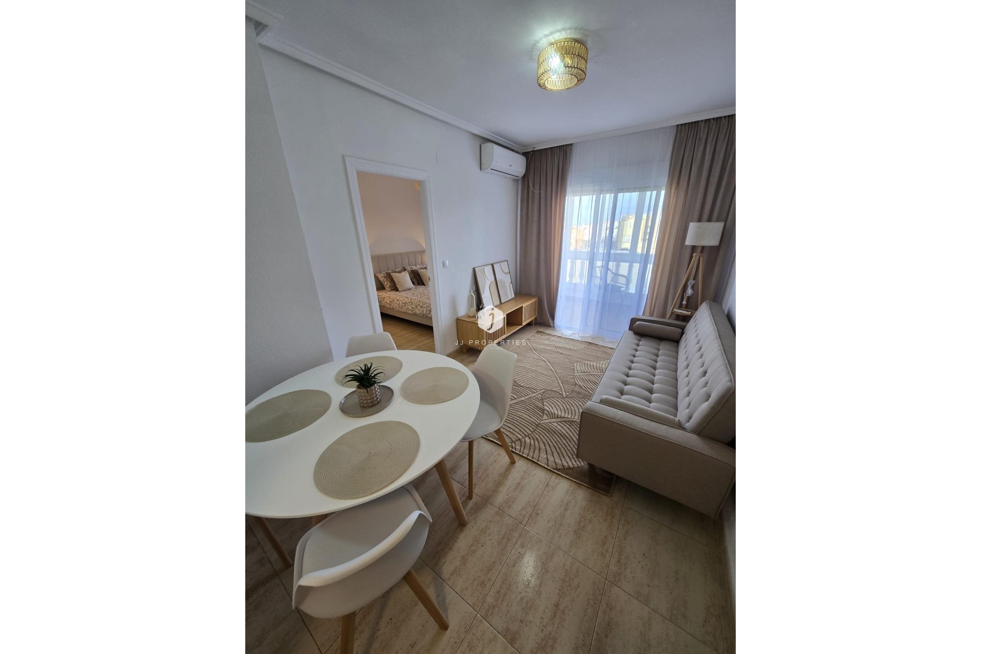 Tweedehands - Appartement / flat -
Torrevieja - Torreblanca