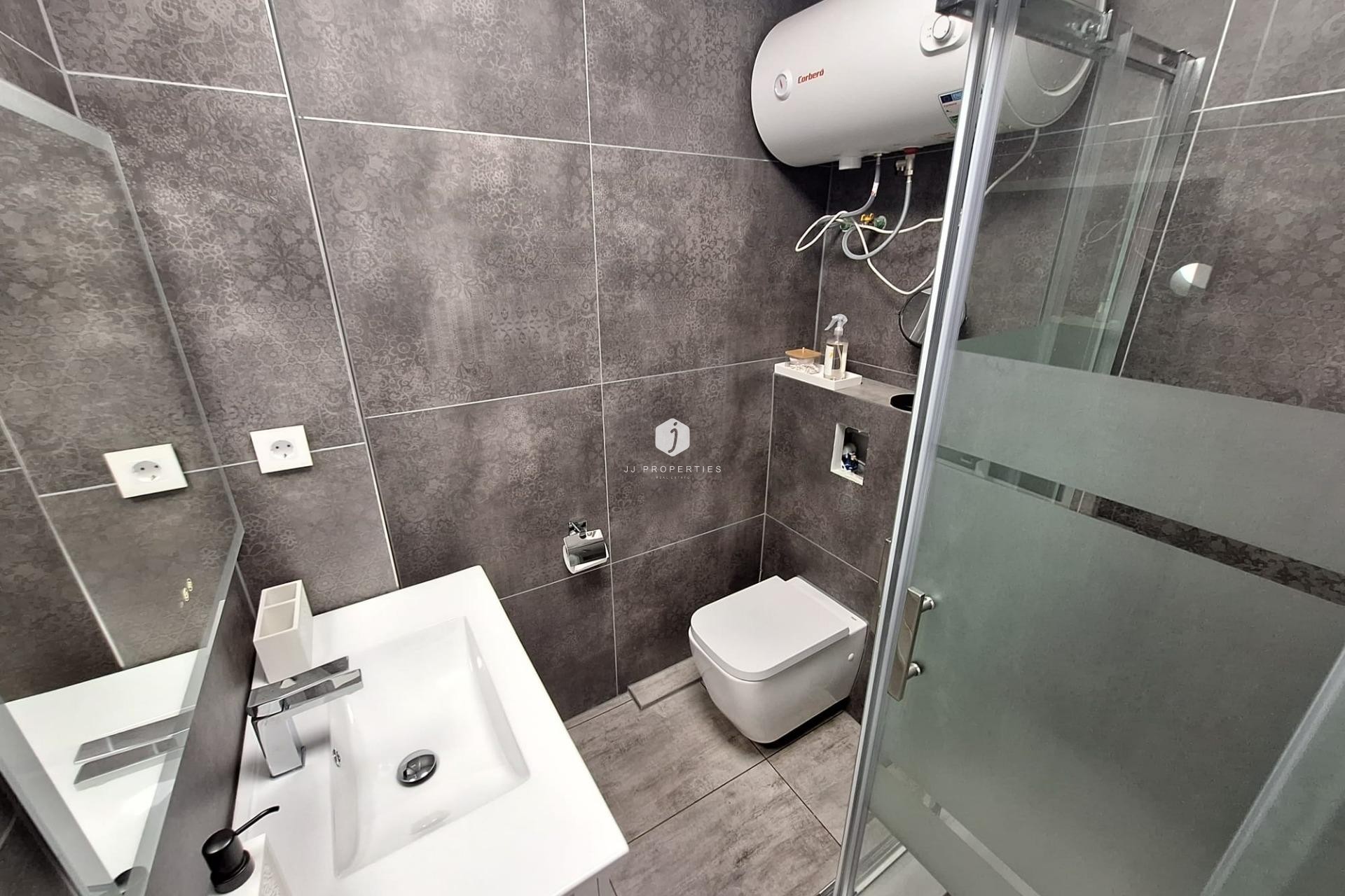 Tweedehands - Appartement / flat -
Torrevieja - Torretas