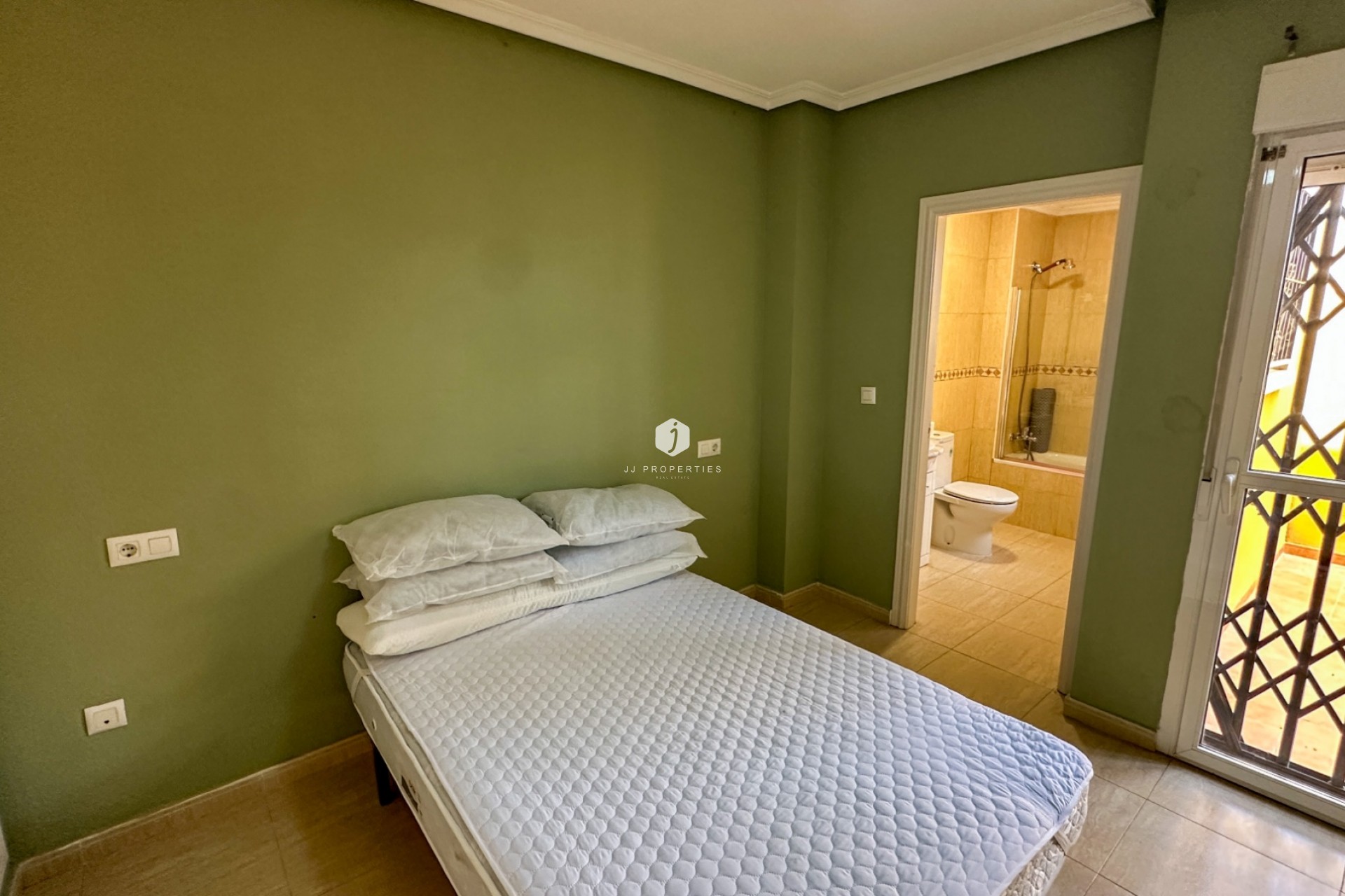 Tweedehands - Bungalow -
Daya Nueva - Costa Blanca