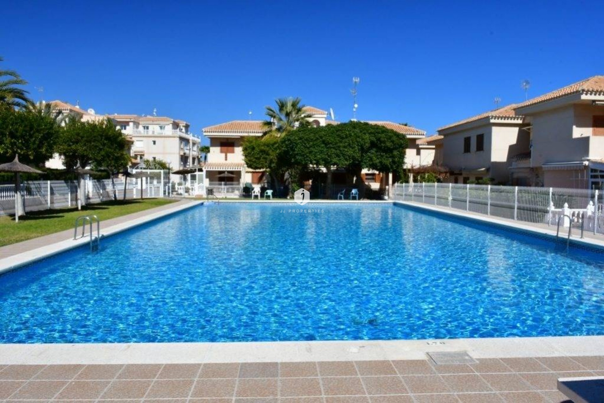 Tweedehands - Bungalow -
Orihuela Costa - La Zenia
