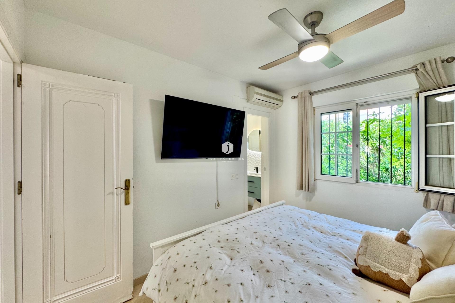 Tweedehands - Bungalow -
Orihuela Costa - Villamartín-las Filipinas